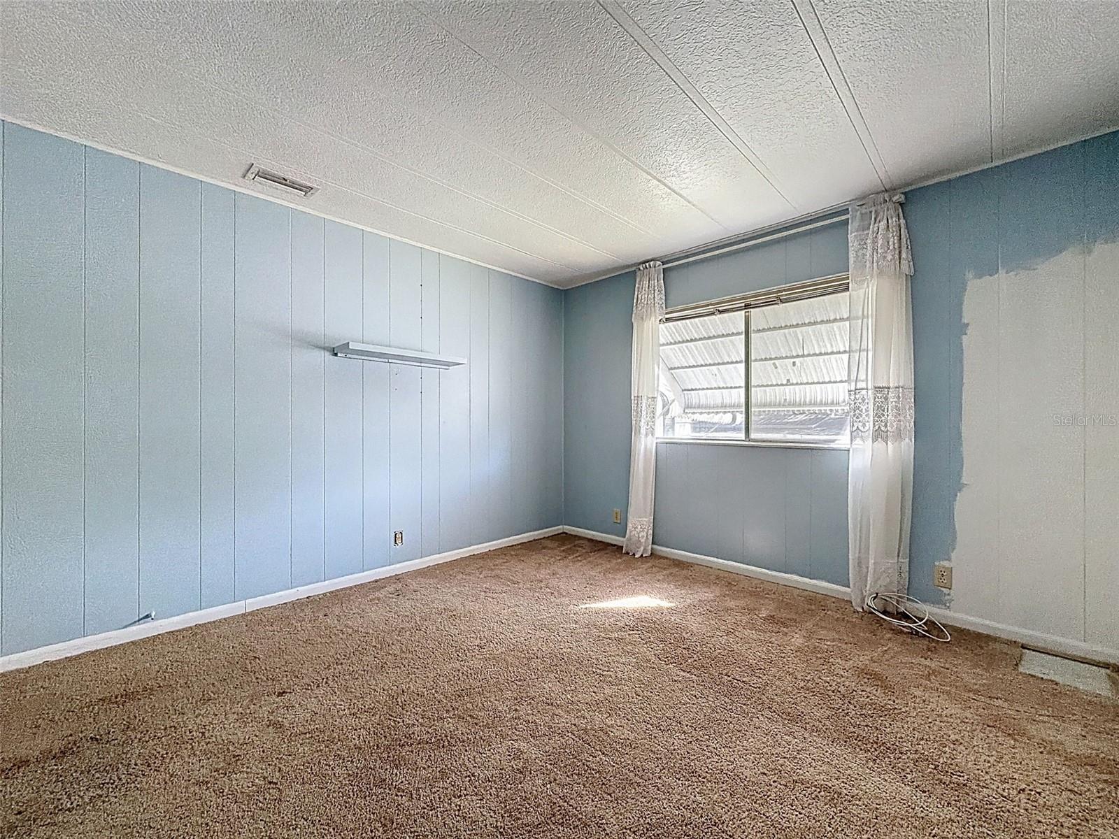 Image 33 of 50 For 31 New Fawn Court 22