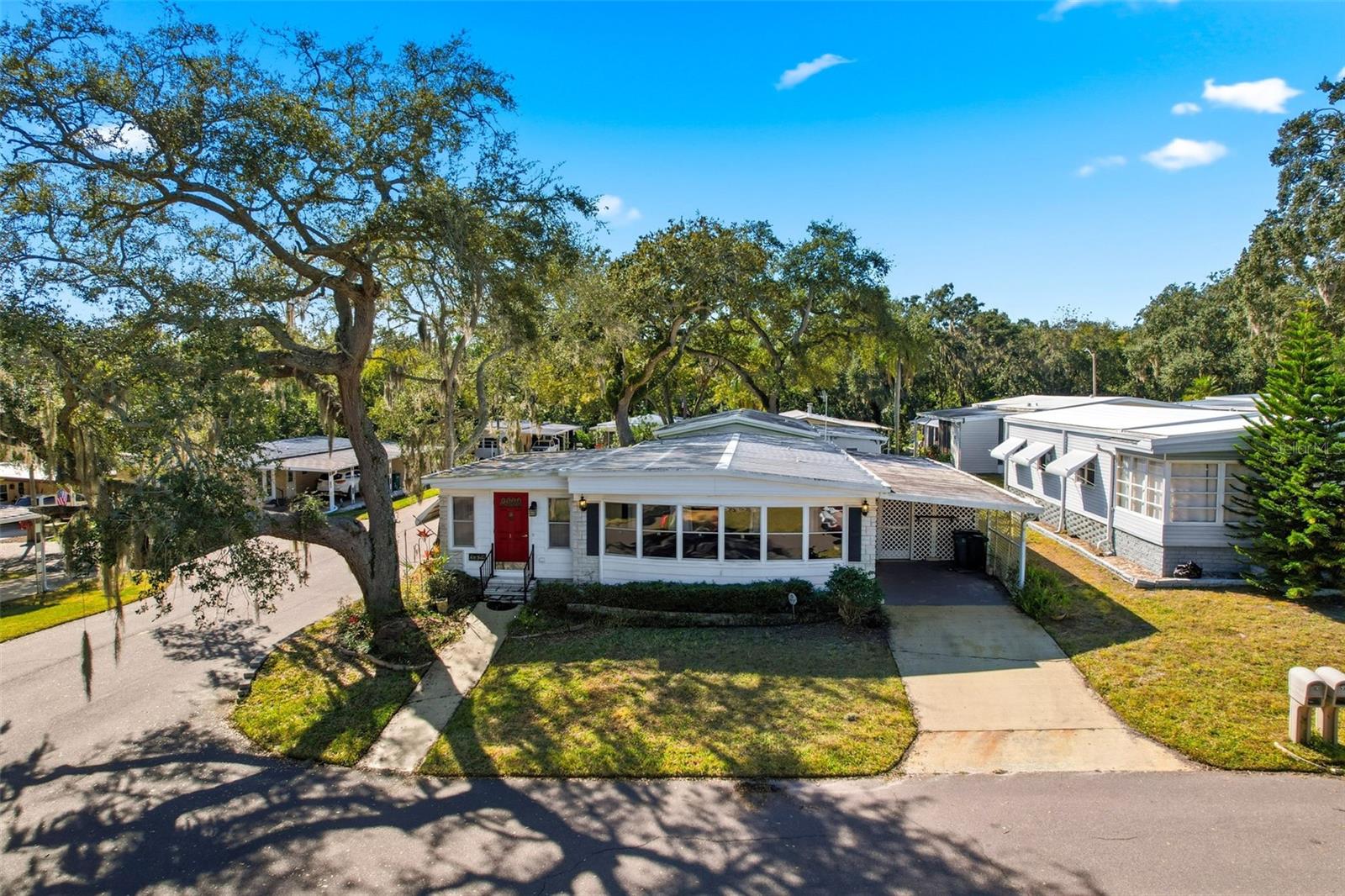 Image 4 of 50 For 31 New Fawn Court 22