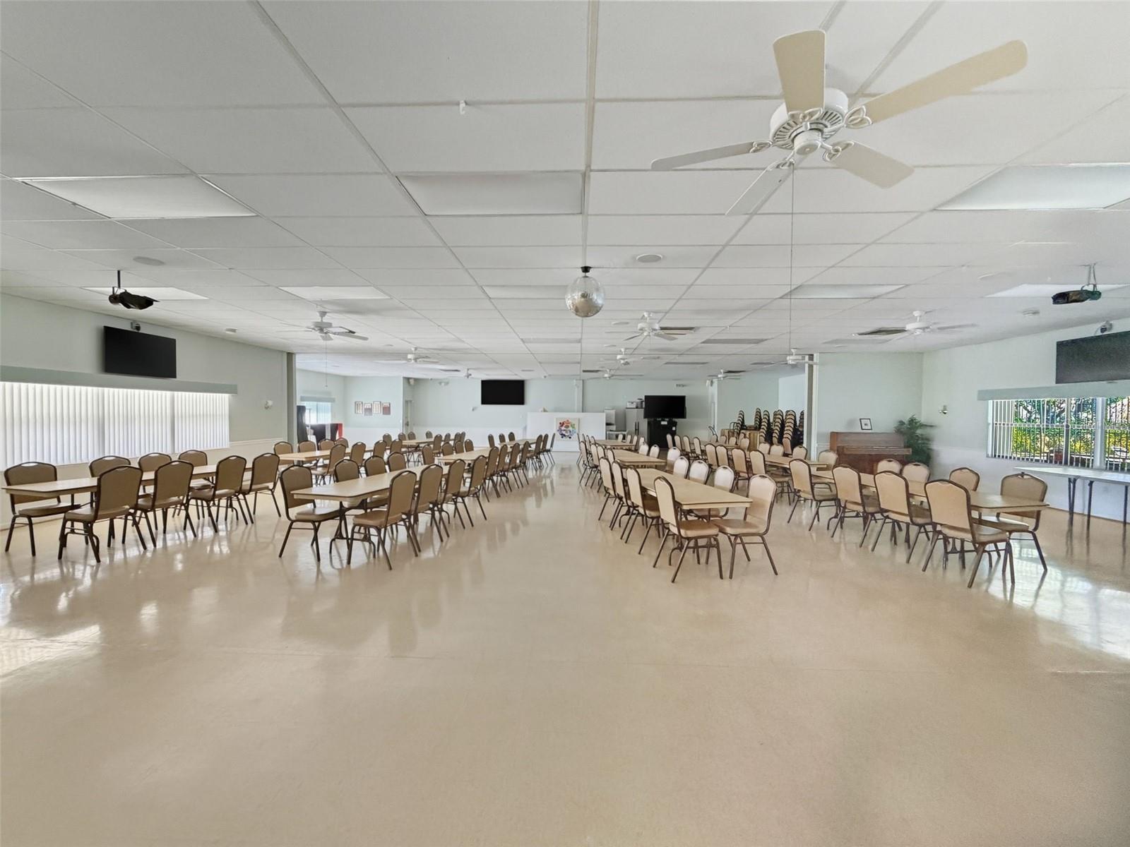 Image 48 of 50 For 31 New Fawn Court 22