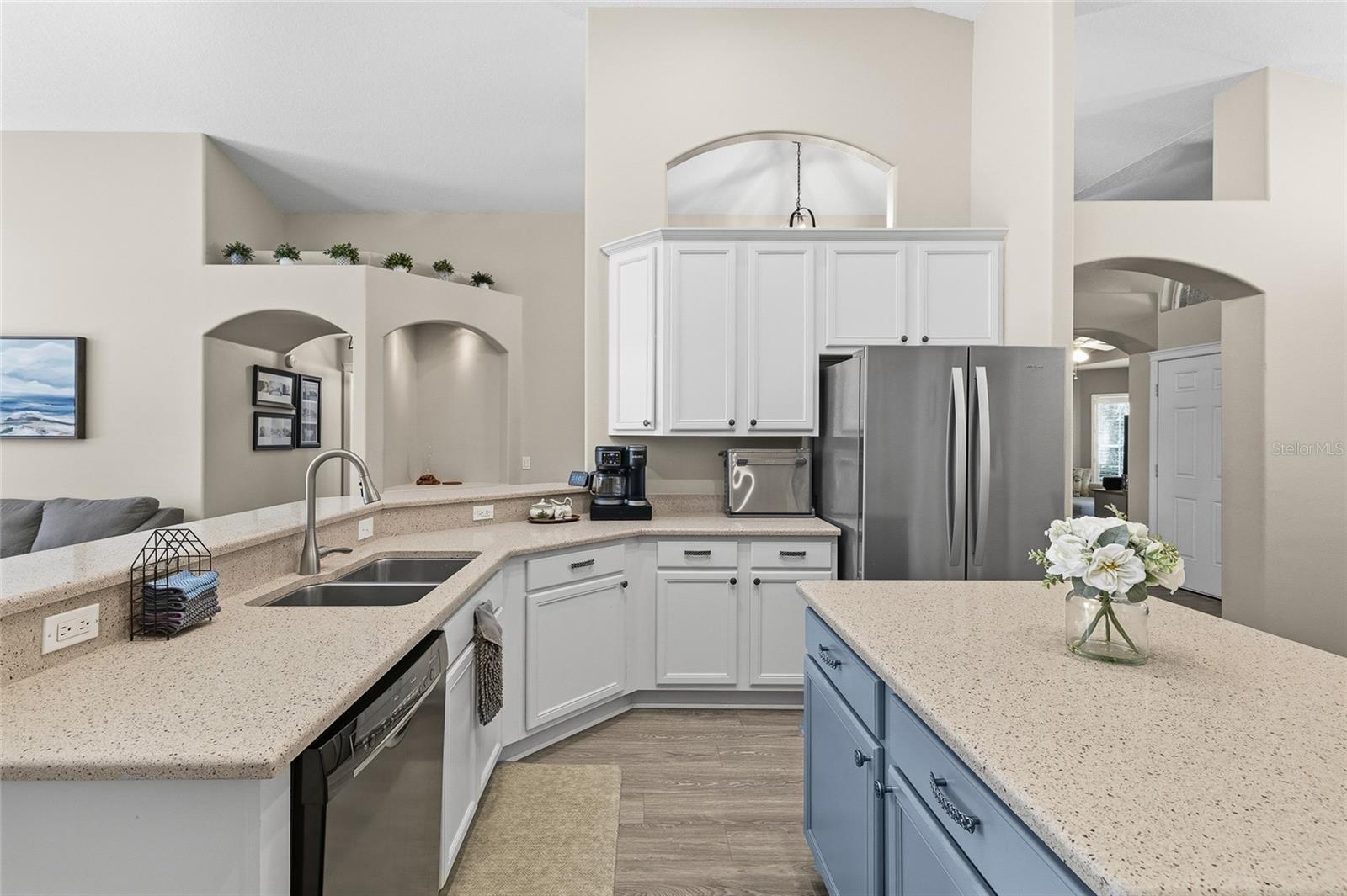 Listing photo id 10 for 6216 Whimbrelwood Drive