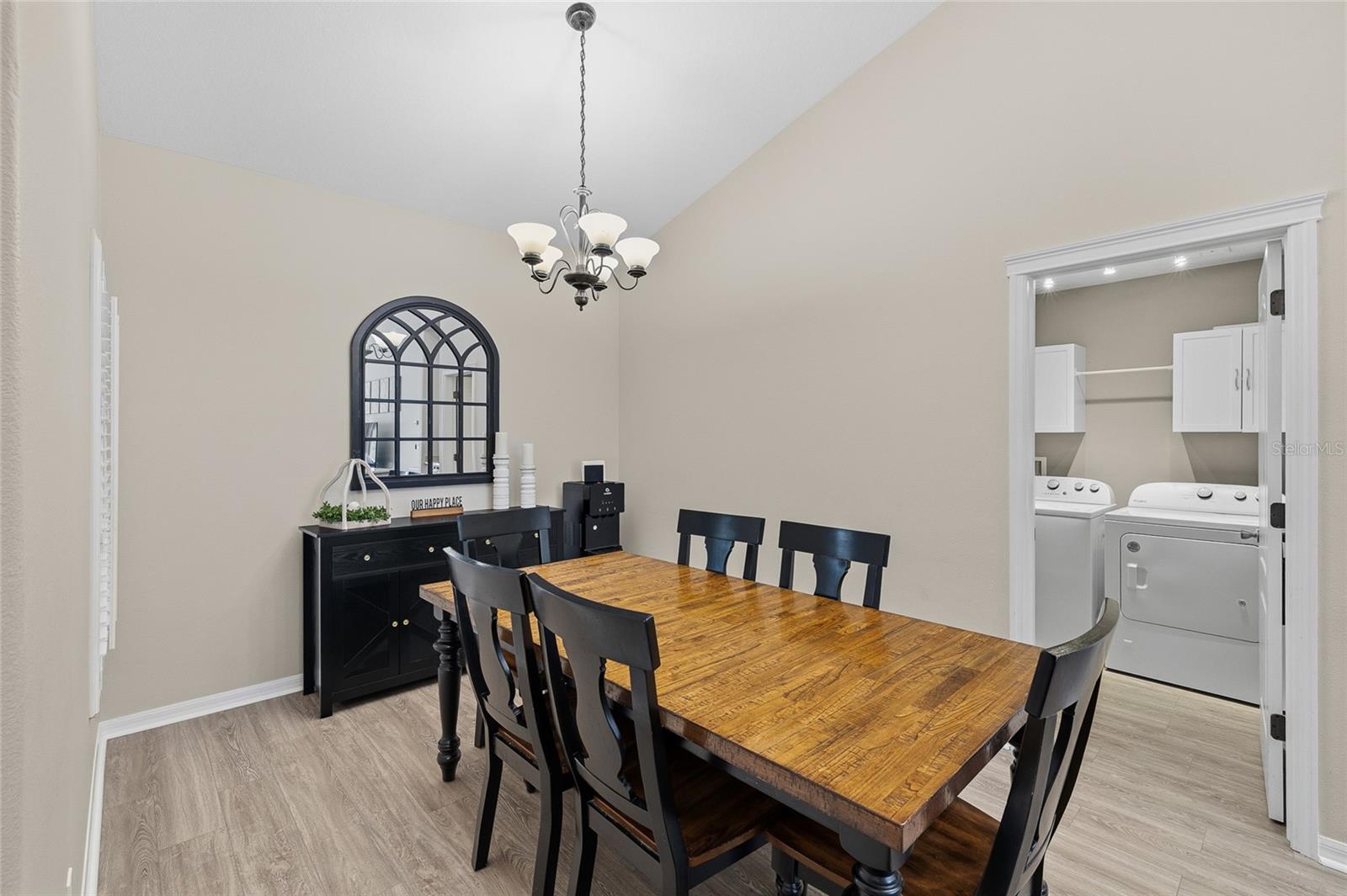 Listing photo id 15 for 6216 Whimbrelwood Drive