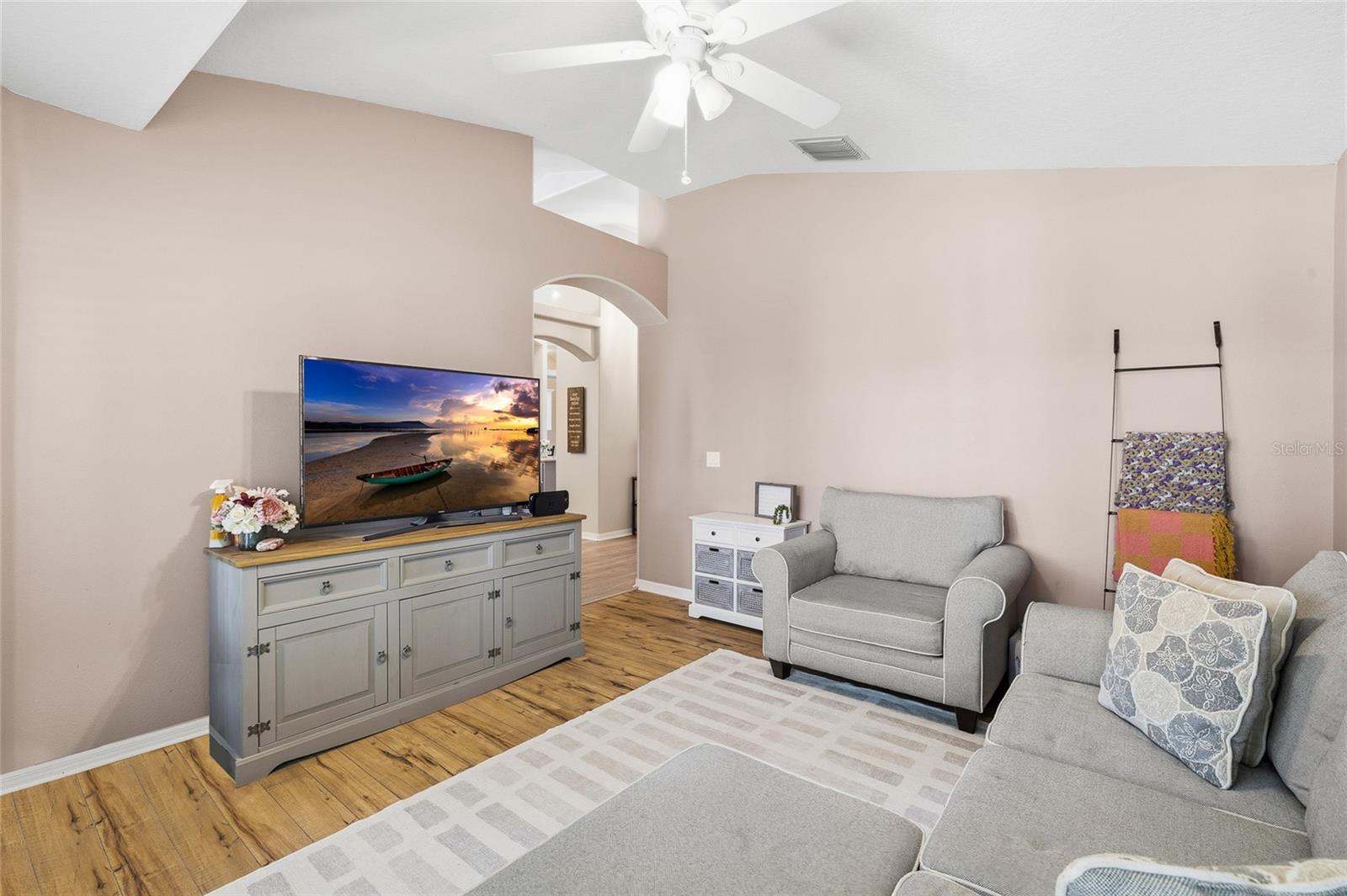 Listing photo id 19 for 6216 Whimbrelwood Drive