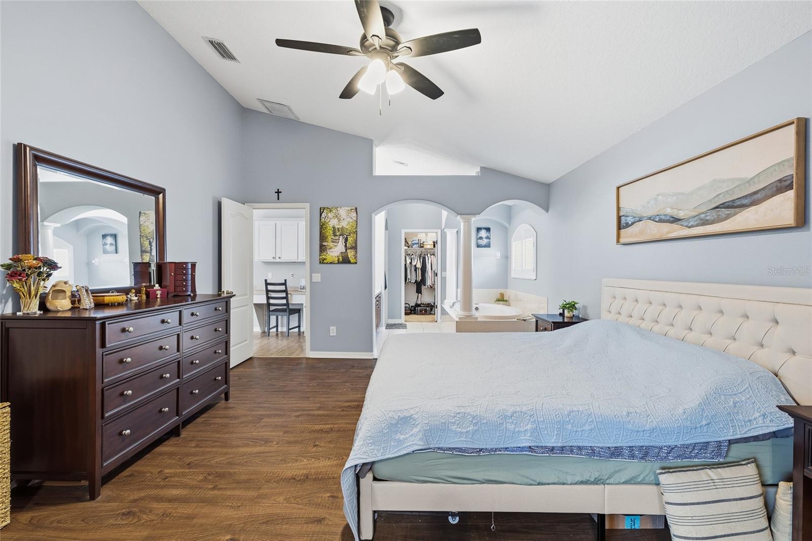 Listing photo id 22 for 6216 Whimbrelwood Drive