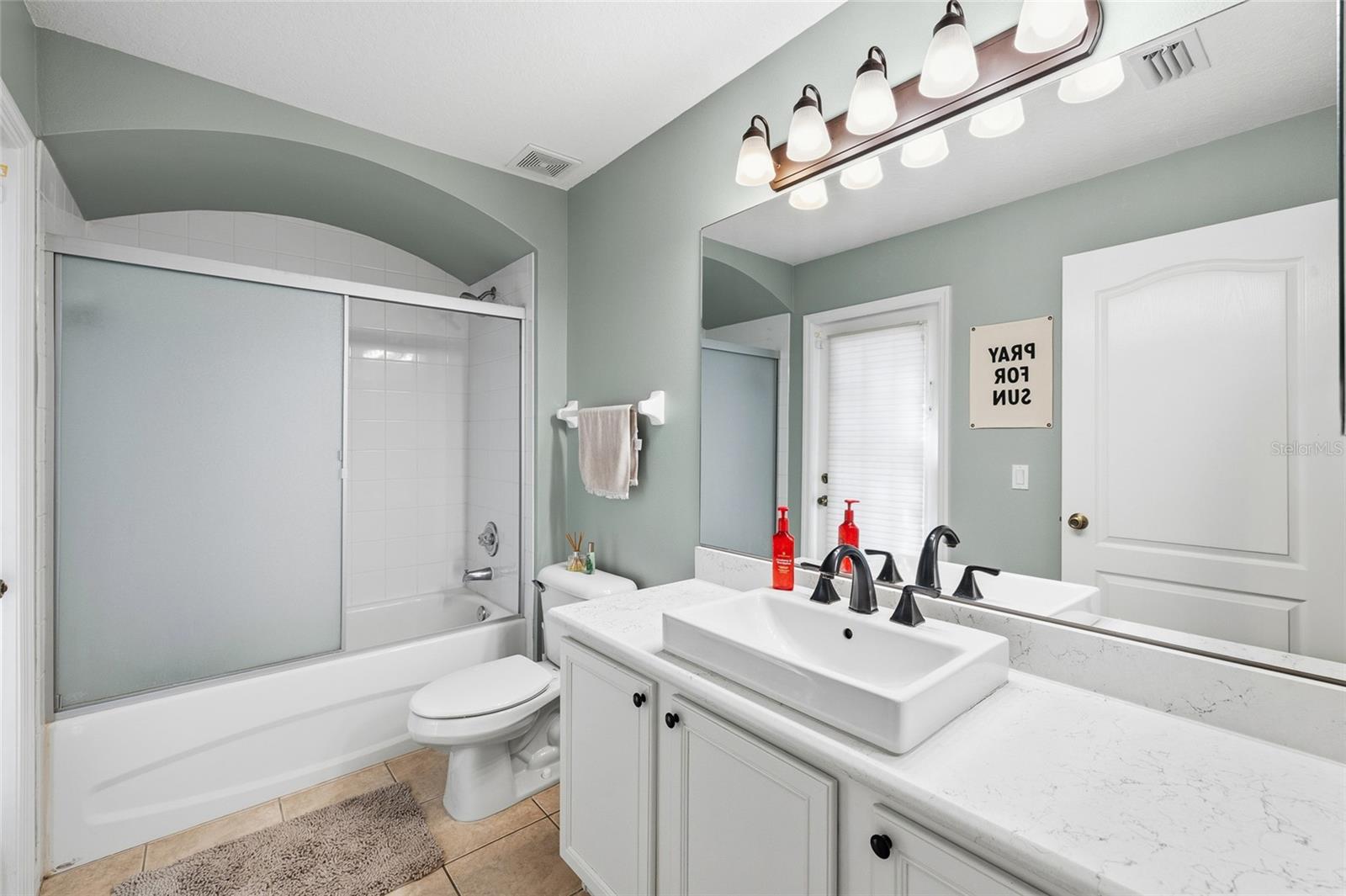 Listing photo id 33 for 6216 Whimbrelwood Drive