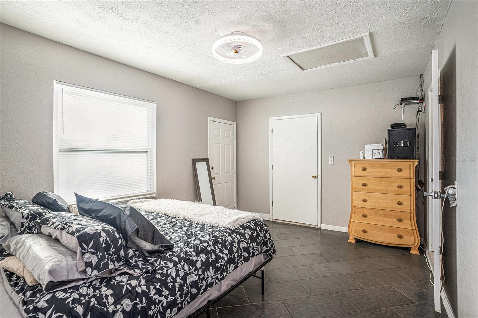 Image 11 of 31 For 3515 Kings Avenue