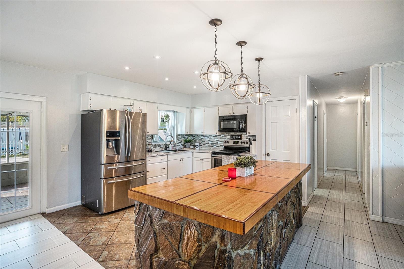 Image 9 of 31 For 3515 Kings Avenue