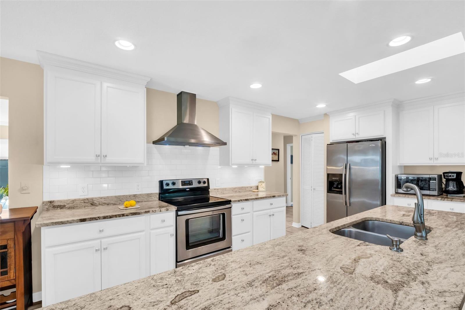 Image 10 of 61 For 1658 Macdonnell Court