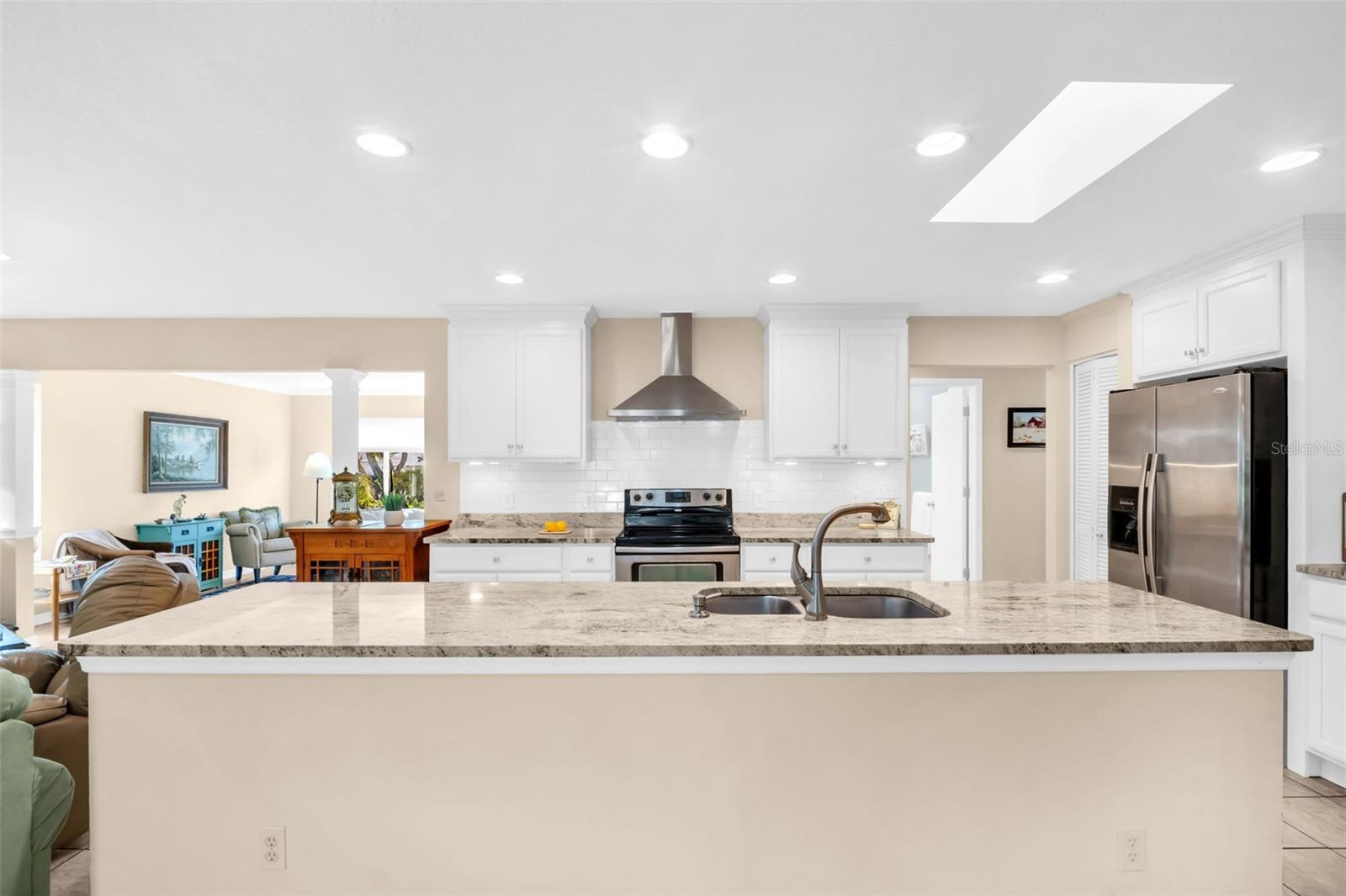 Image 12 of 61 For 1658 Macdonnell Court