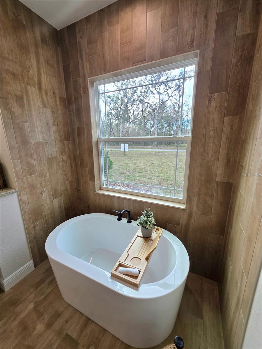 Listing photo id 17 for 13444 Republican Way