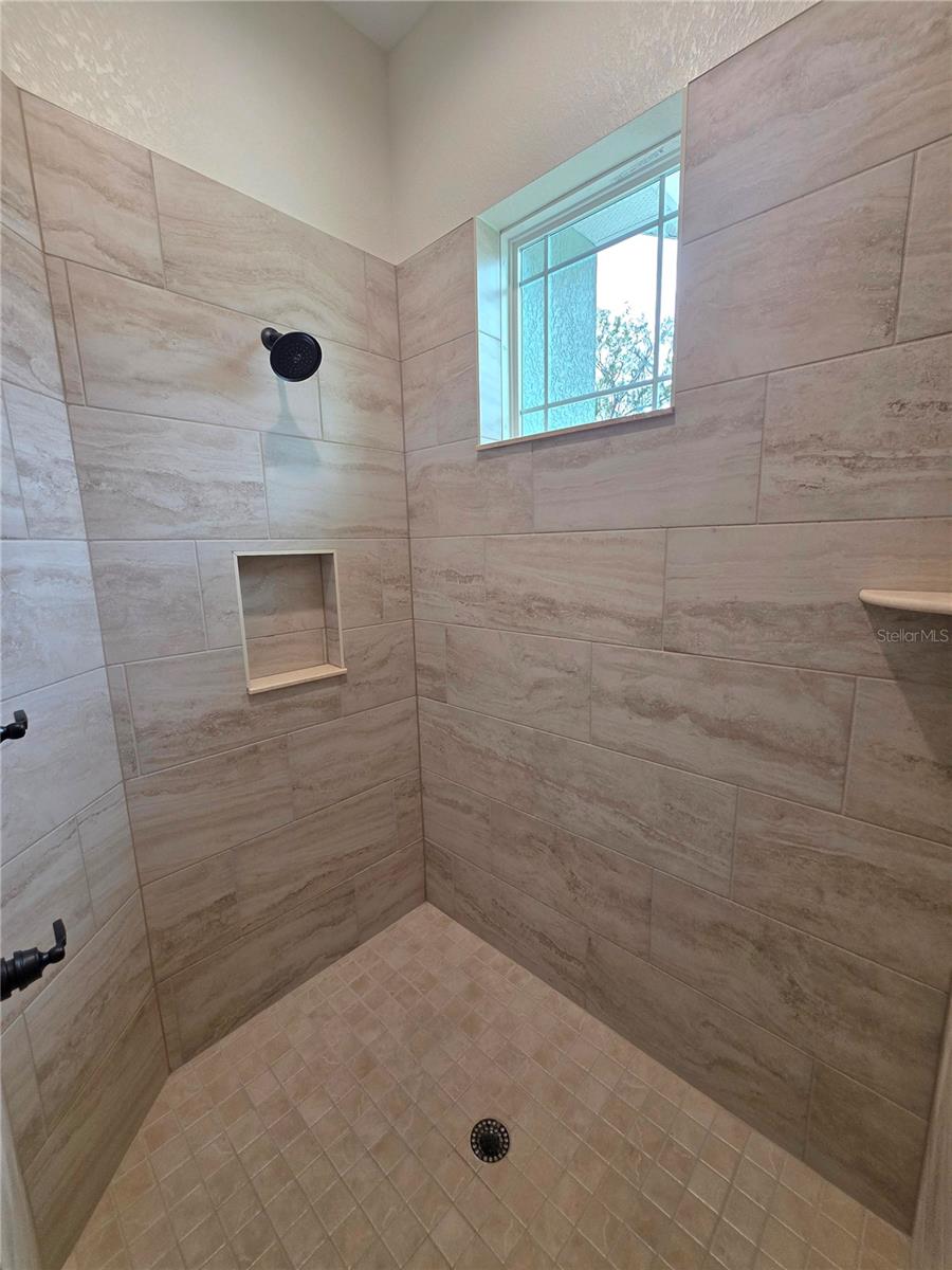 Listing photo id 21 for 13444 Republican Way