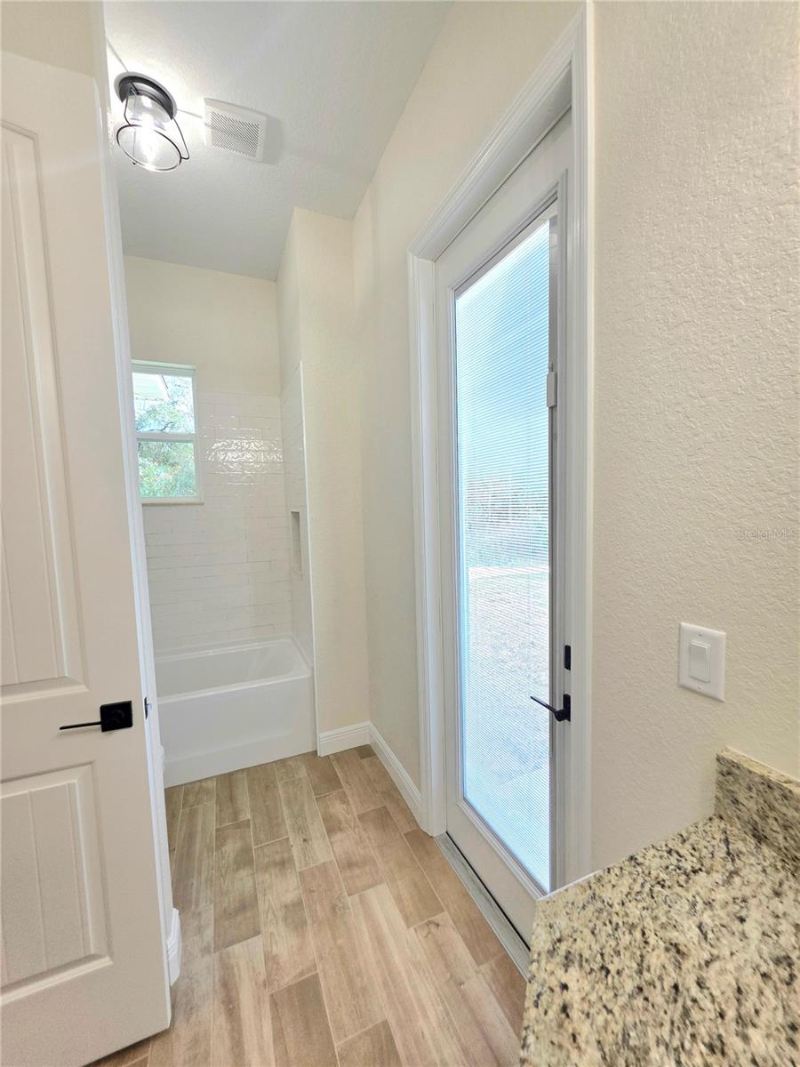 Listing photo id 26 for 13444 Republican Way