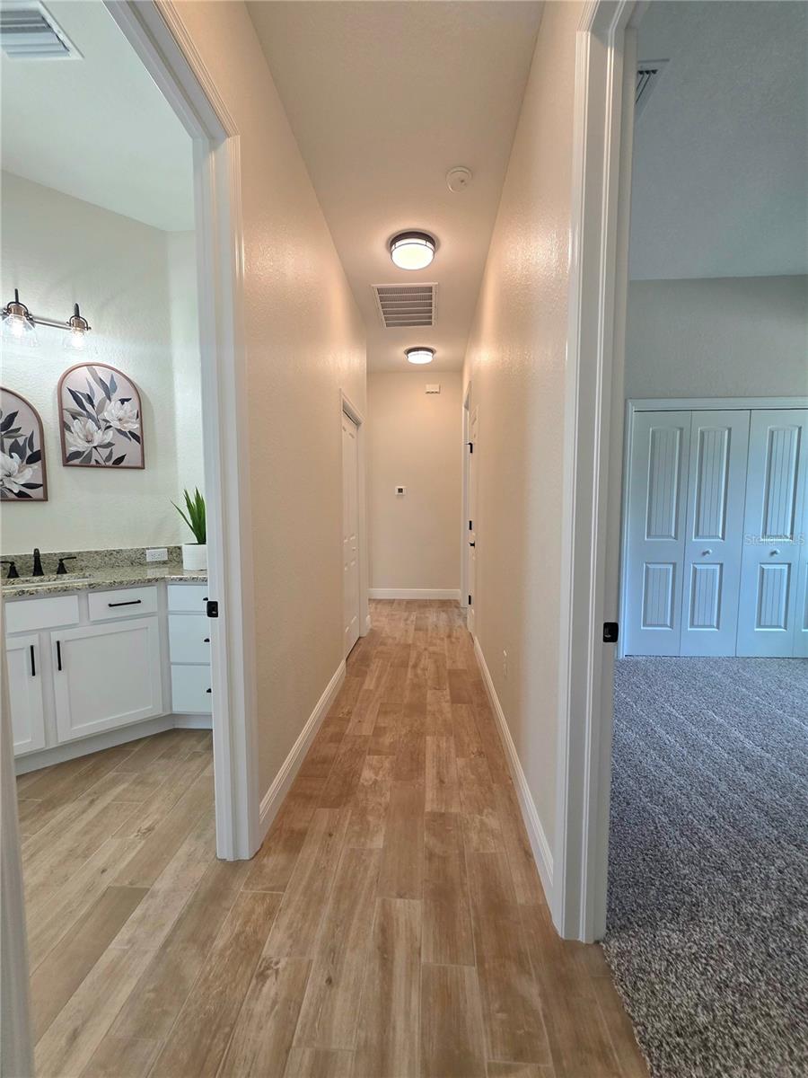 Listing photo id 30 for 13444 Republican Way