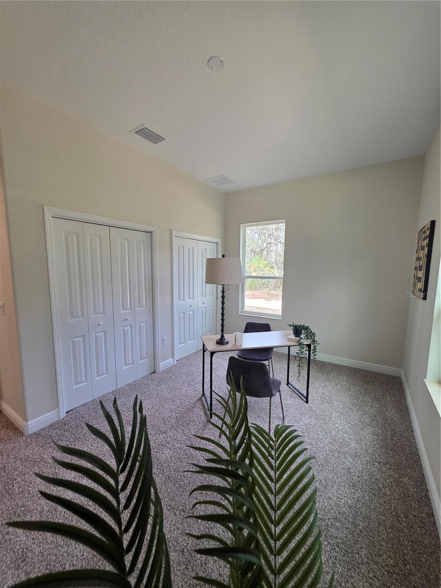 Listing photo id 32 for 13444 Republican Way