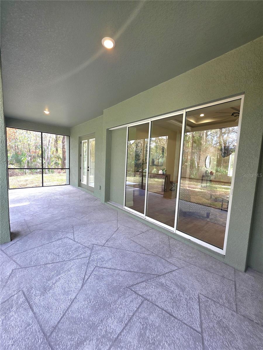 Listing photo id 37 for 13444 Republican Way