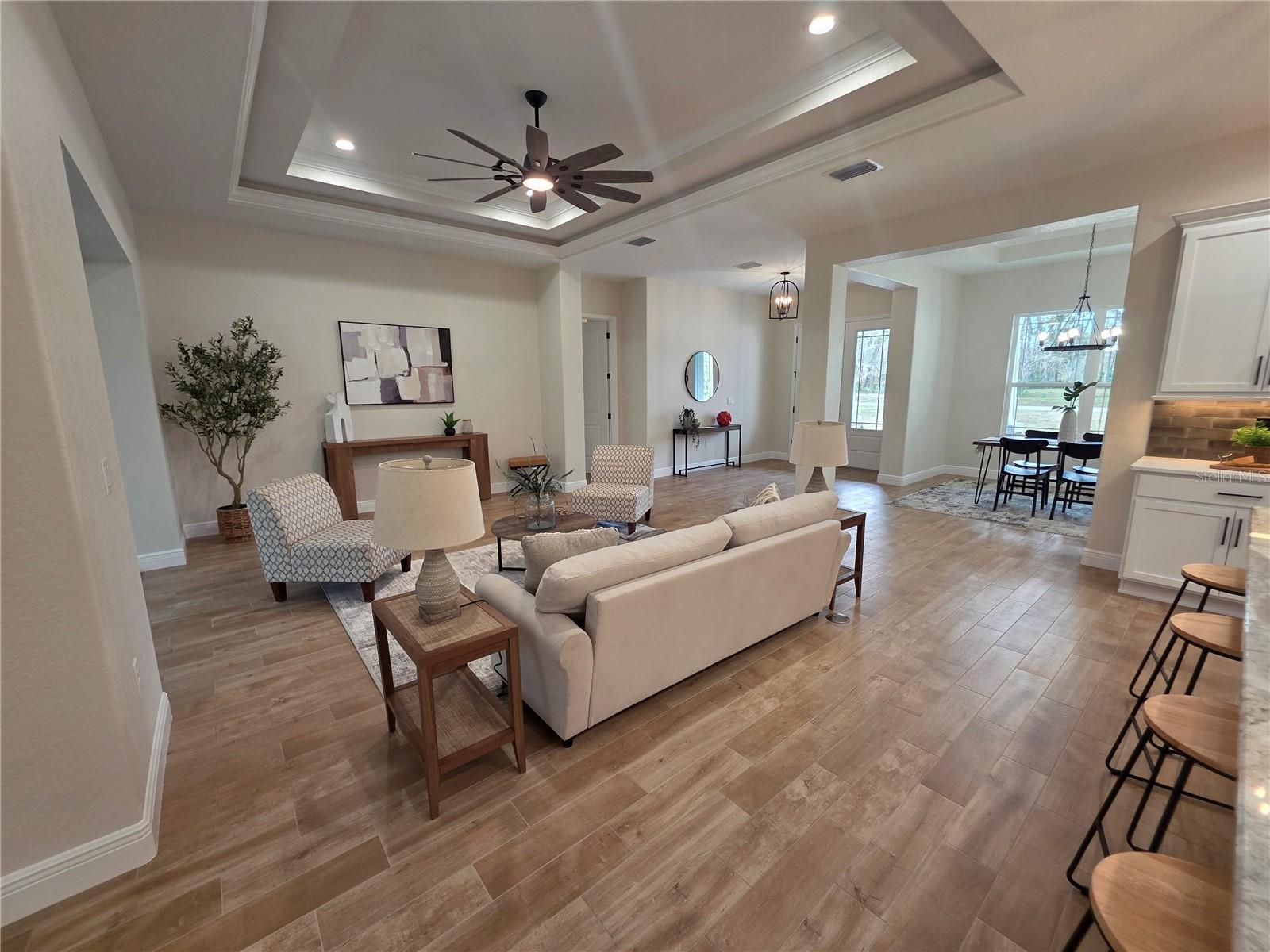 Listing photo id 5 for 13444 Republican Way