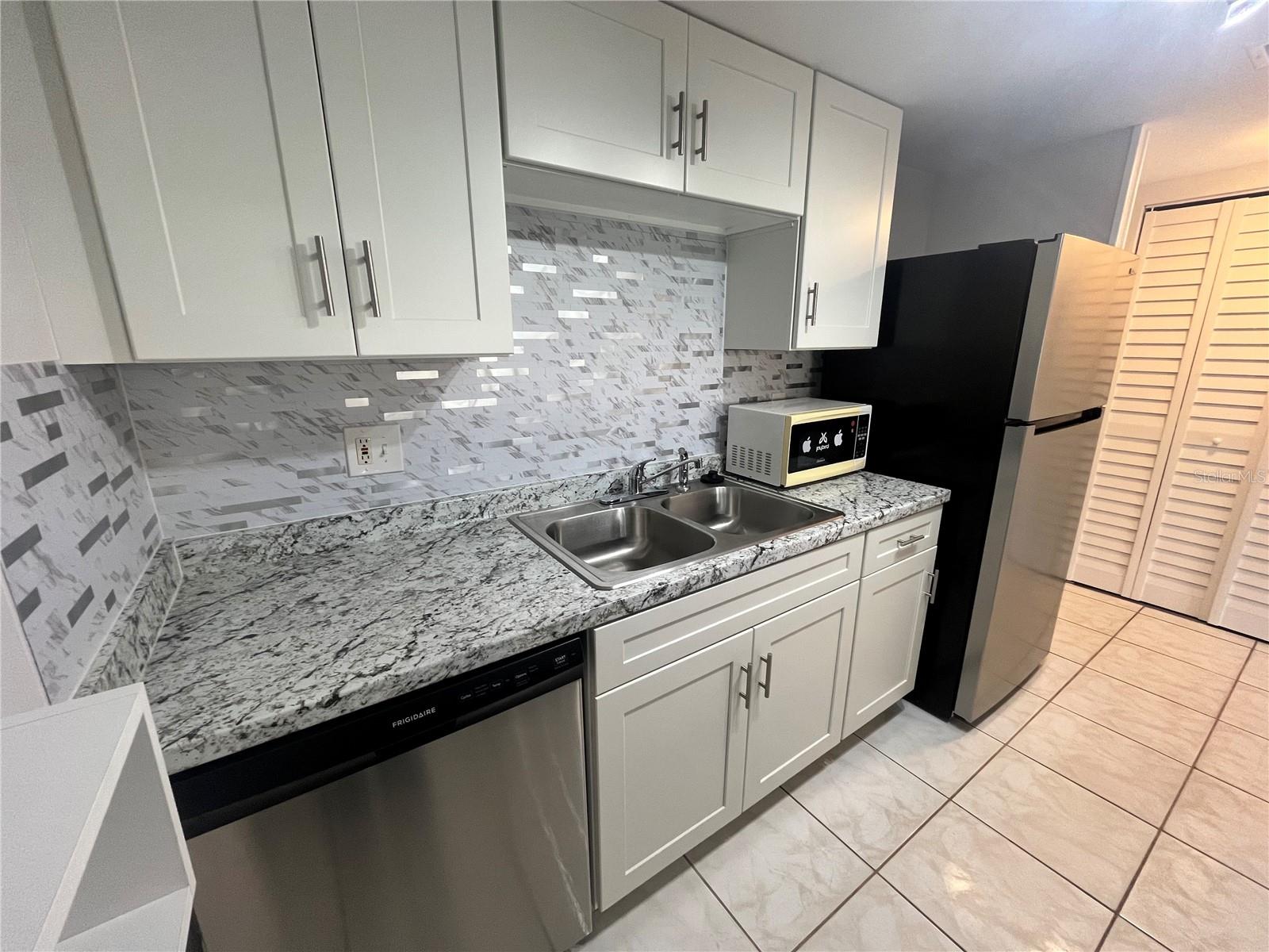 Image 5 of 16 For 5820 Church Avenue 131