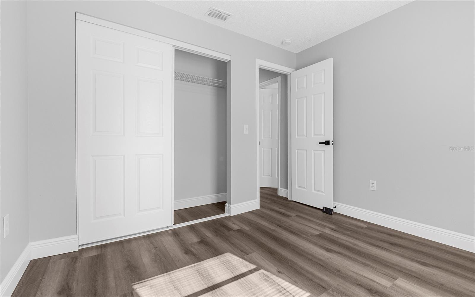 Image 23 of 27 For 8434 River Dune Street