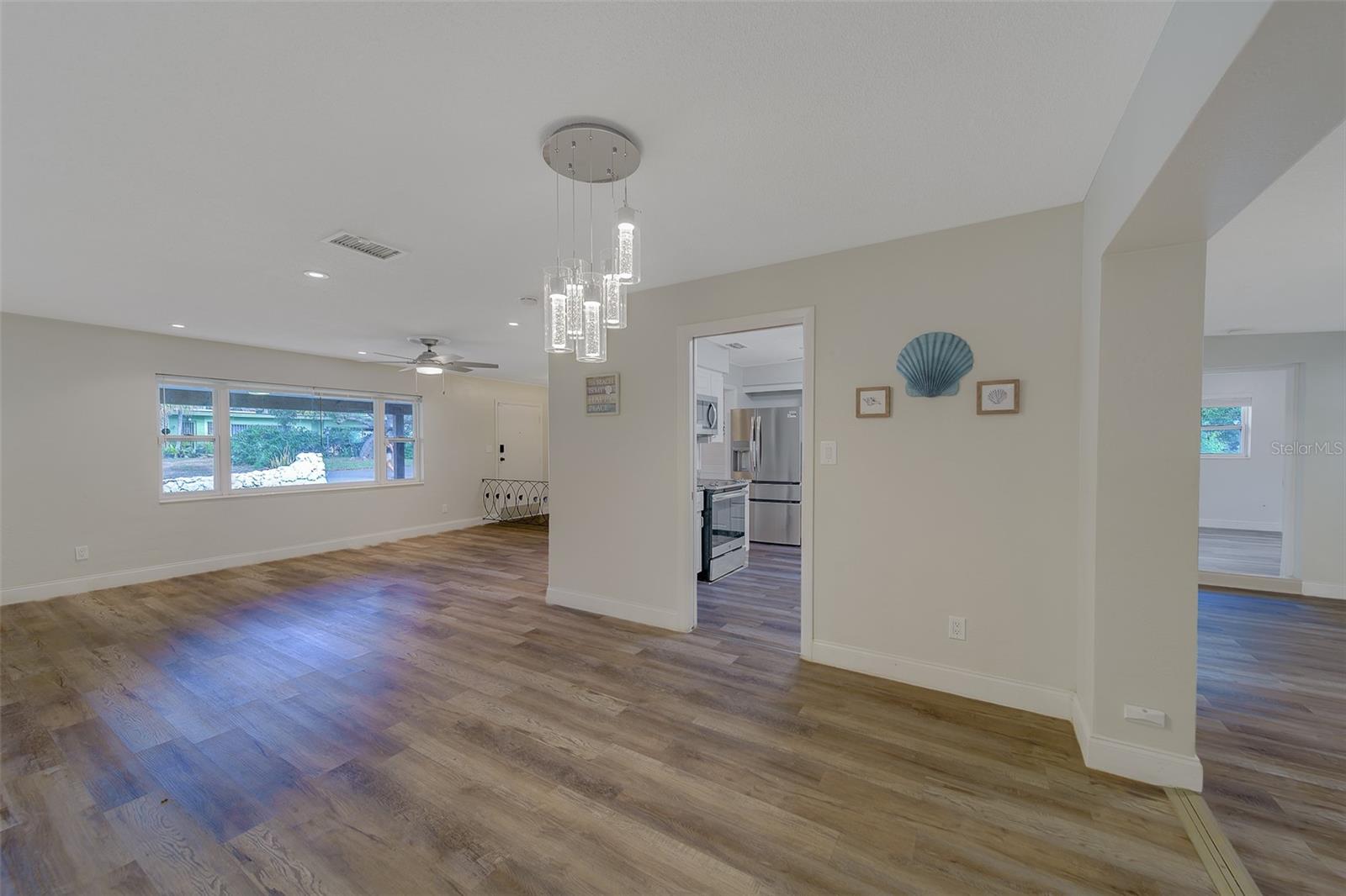 Image 11 of 65 For 11146 51st Avenue N