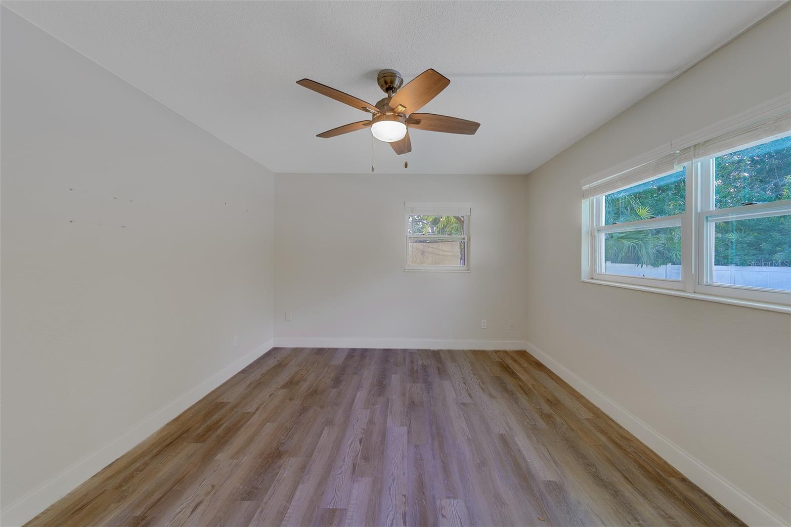 Image 21 of 65 For 11146 51st Avenue N