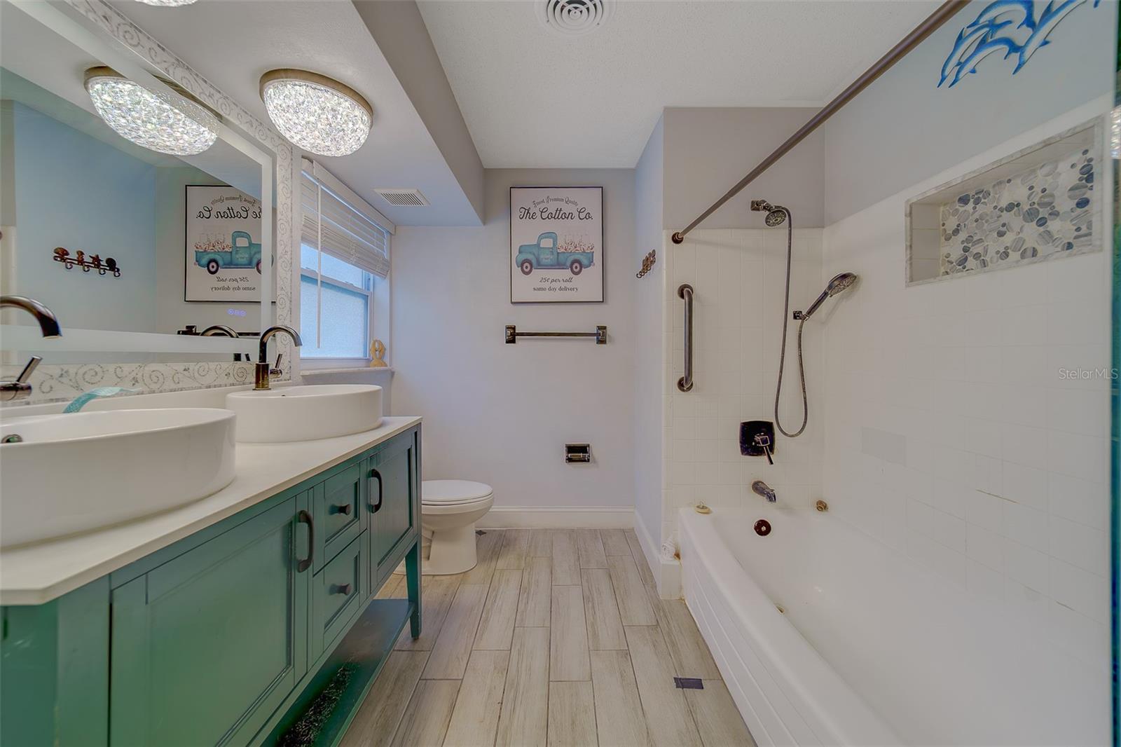 Image 23 of 65 For 11146 51st Avenue N