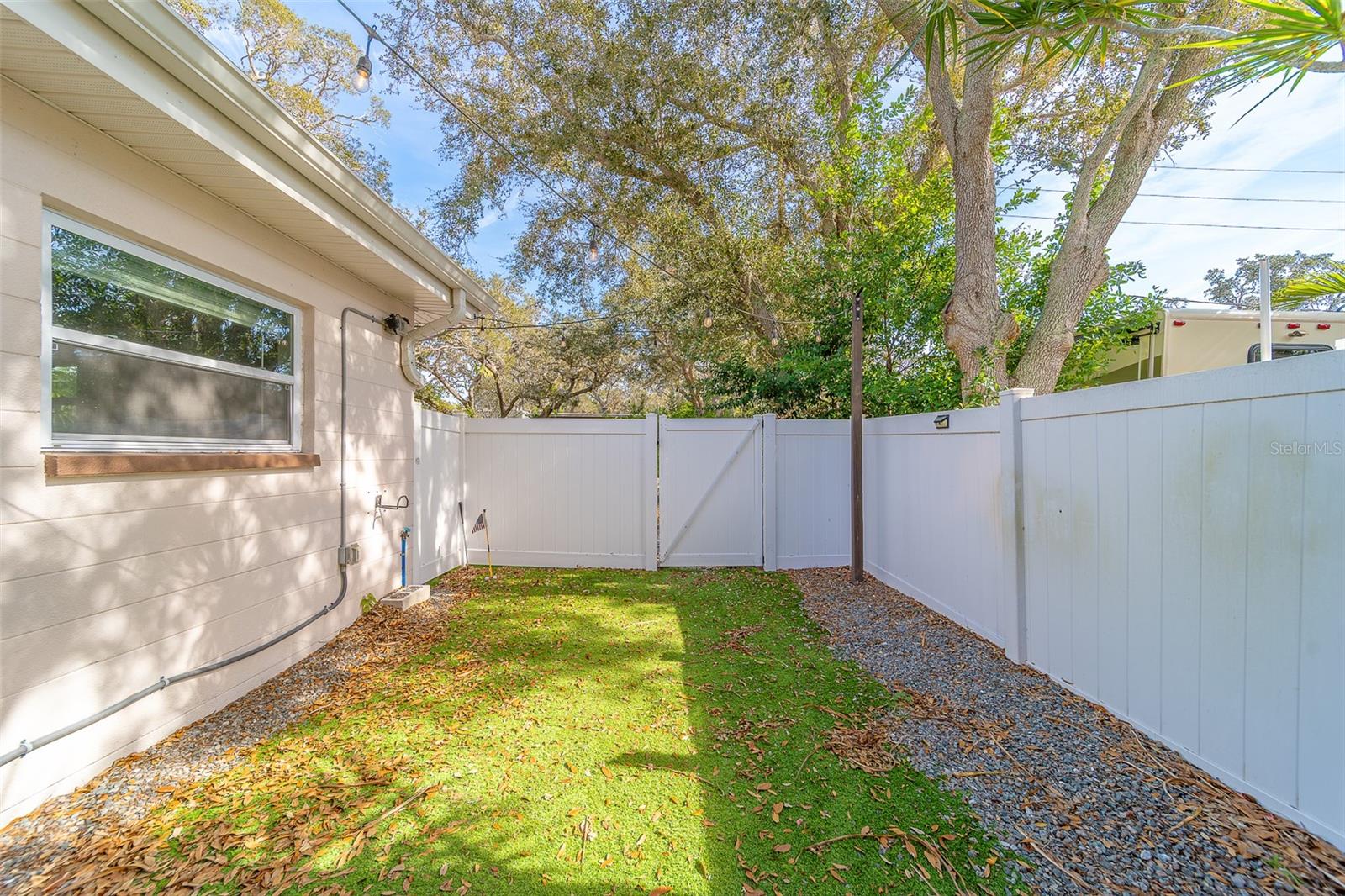 Image 39 of 65 For 11146 51st Avenue N