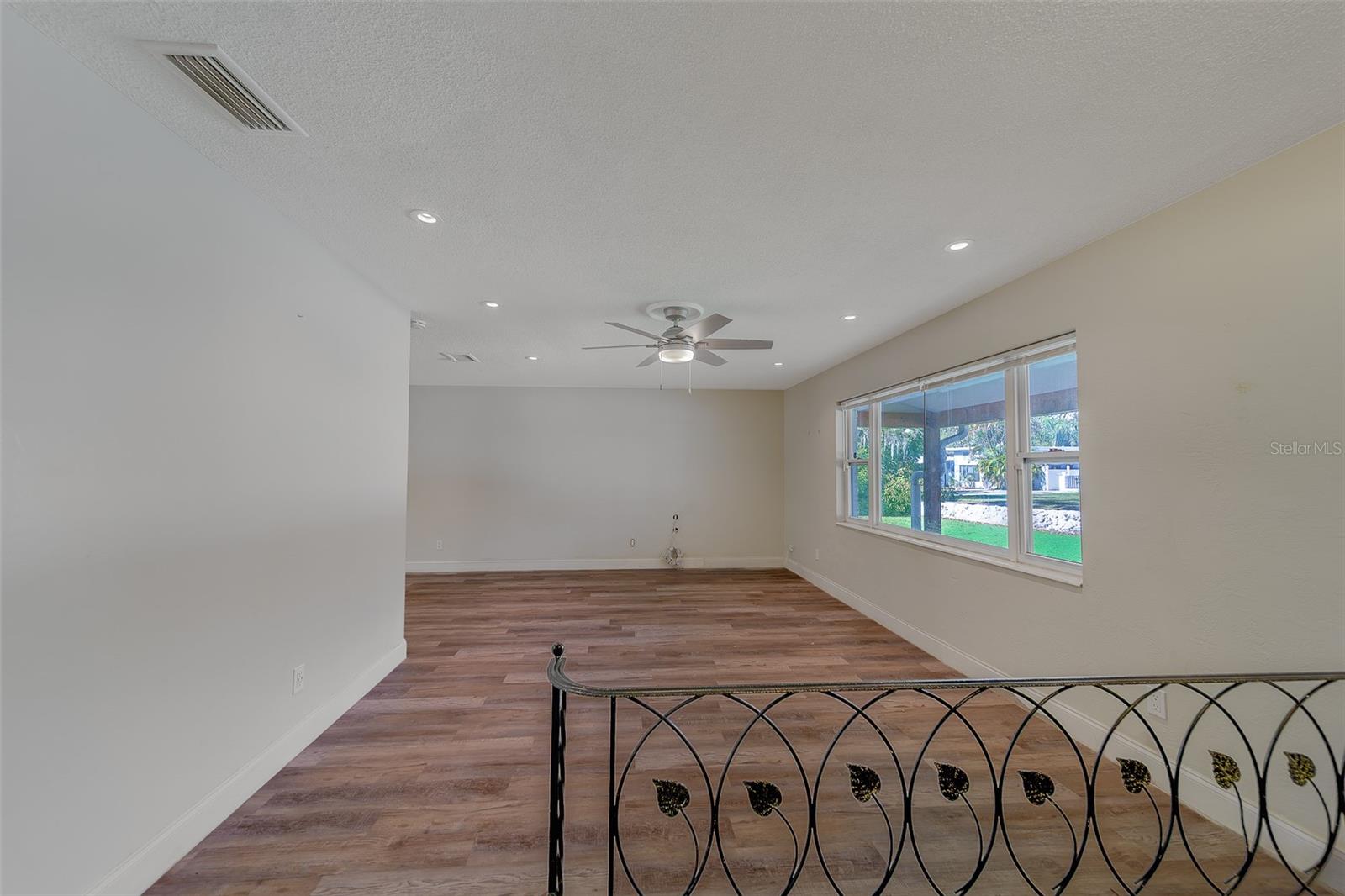 Image 4 of 65 For 11146 51st Avenue N