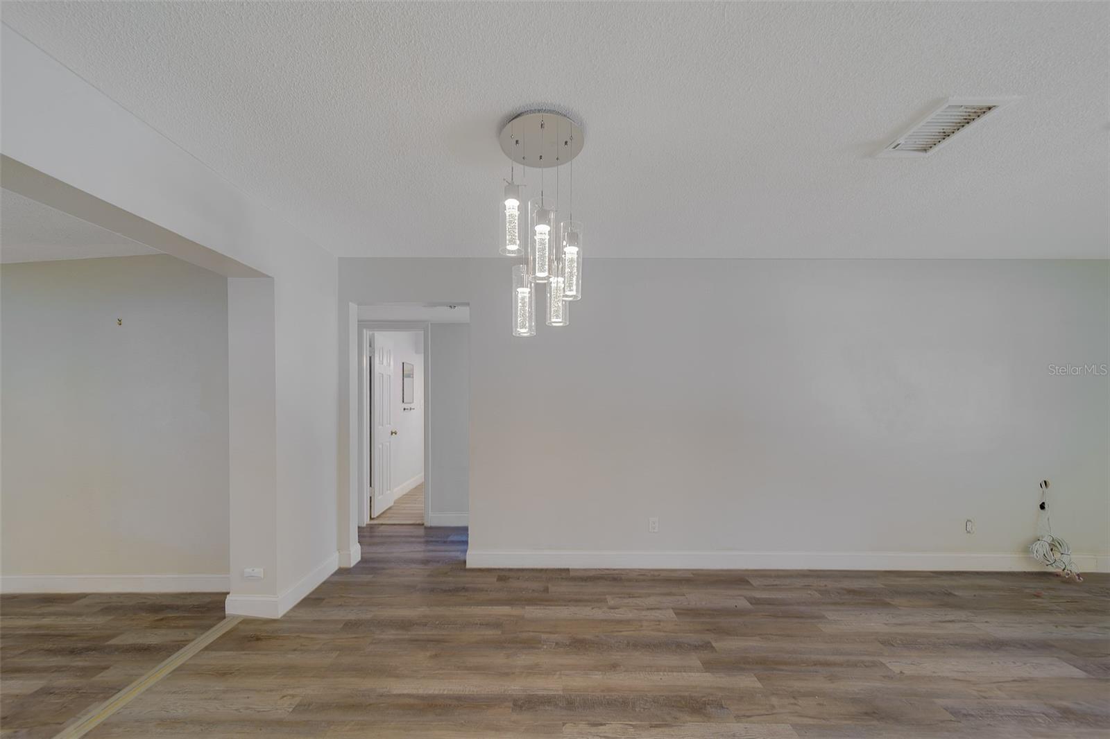 Image 9 of 65 For 11146 51st Avenue N