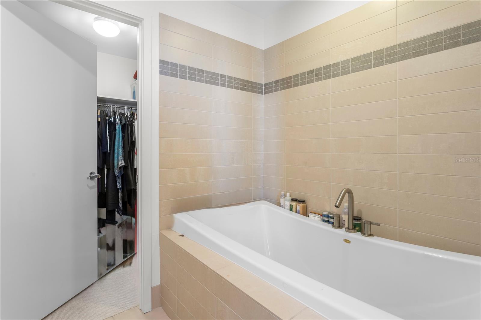 Image 22 of 53 For 175 1st Street S 2107