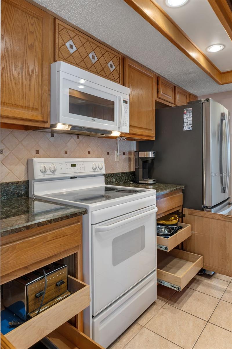 Listing photo id 21 for 1186 Muscovy Drive