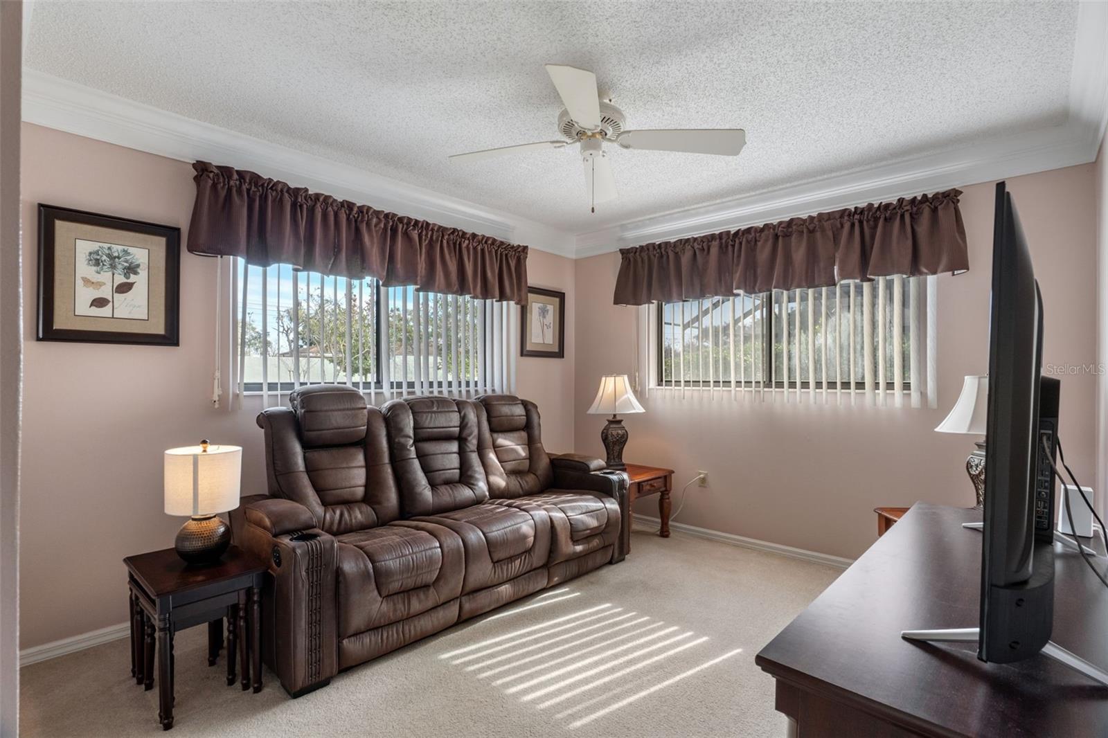 Listing photo id 34 for 1186 Muscovy Drive