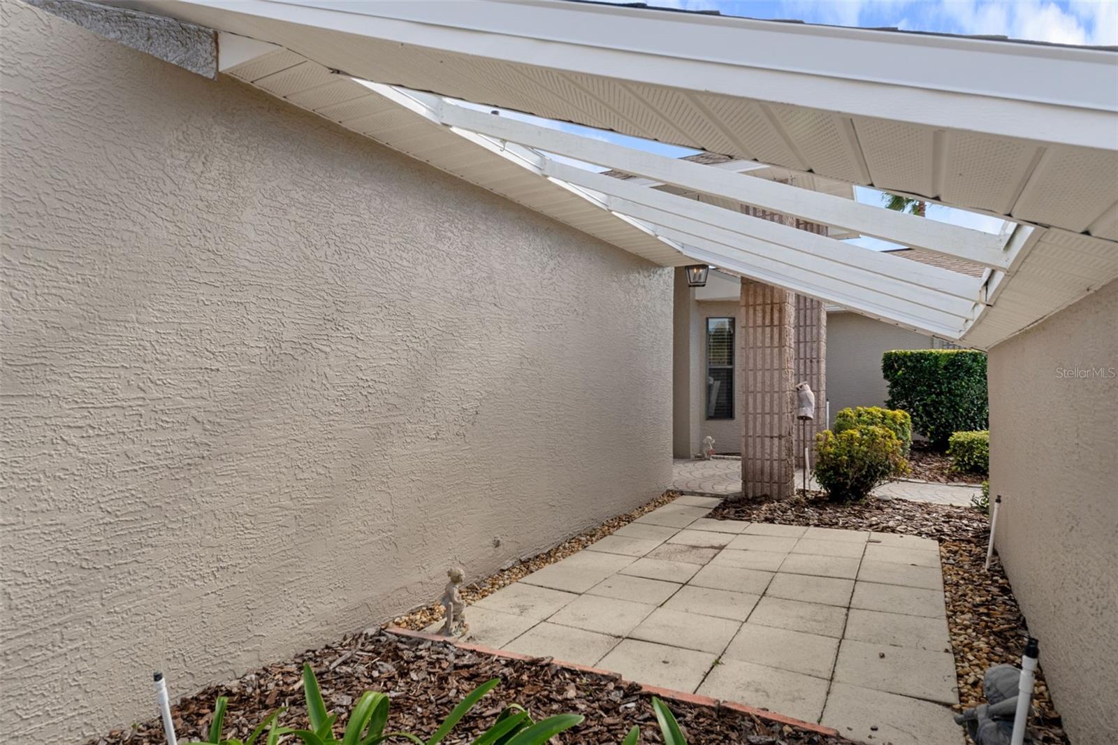 Listing photo id 5 for 1186 Muscovy Drive