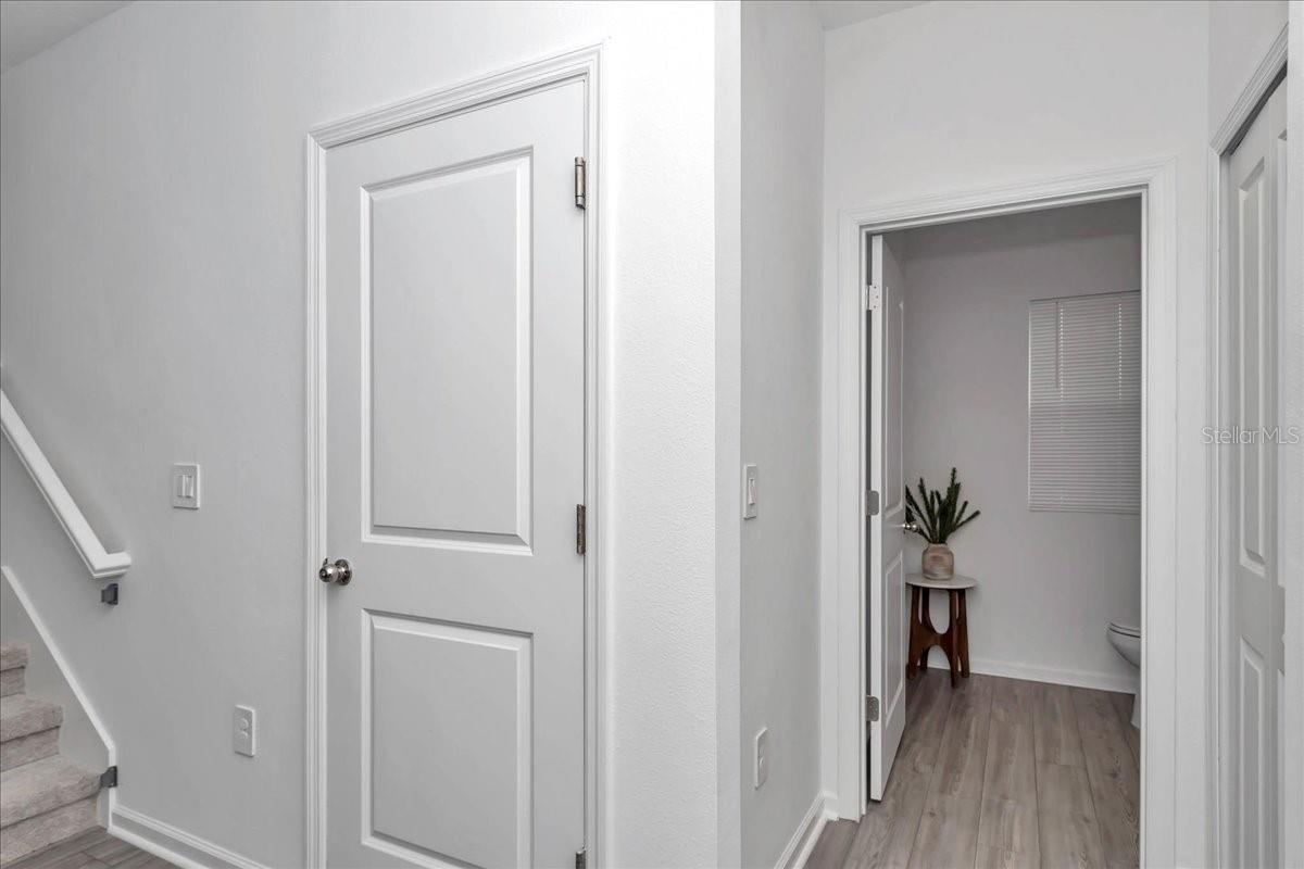 Image 4 of 35 For 4947 81st Loop