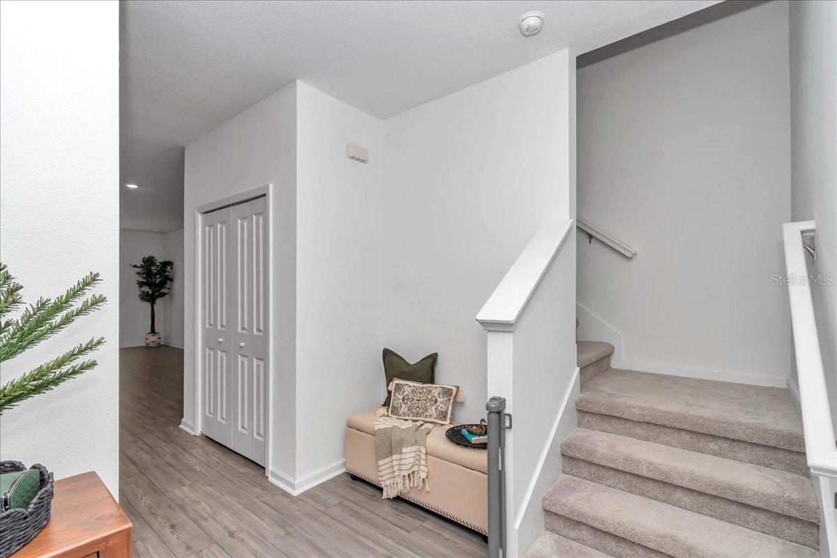 Image 6 of 35 For 4947 81st Loop