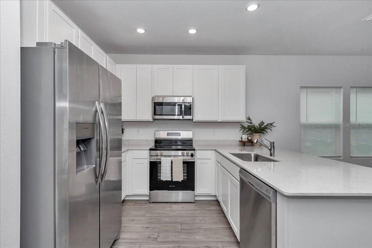 Image 9 of 35 For 4947 81st Loop