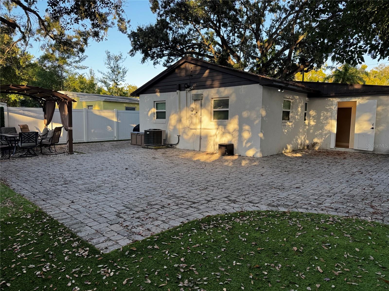 Image 17 of 17 For 3115 Manhattan Avenue