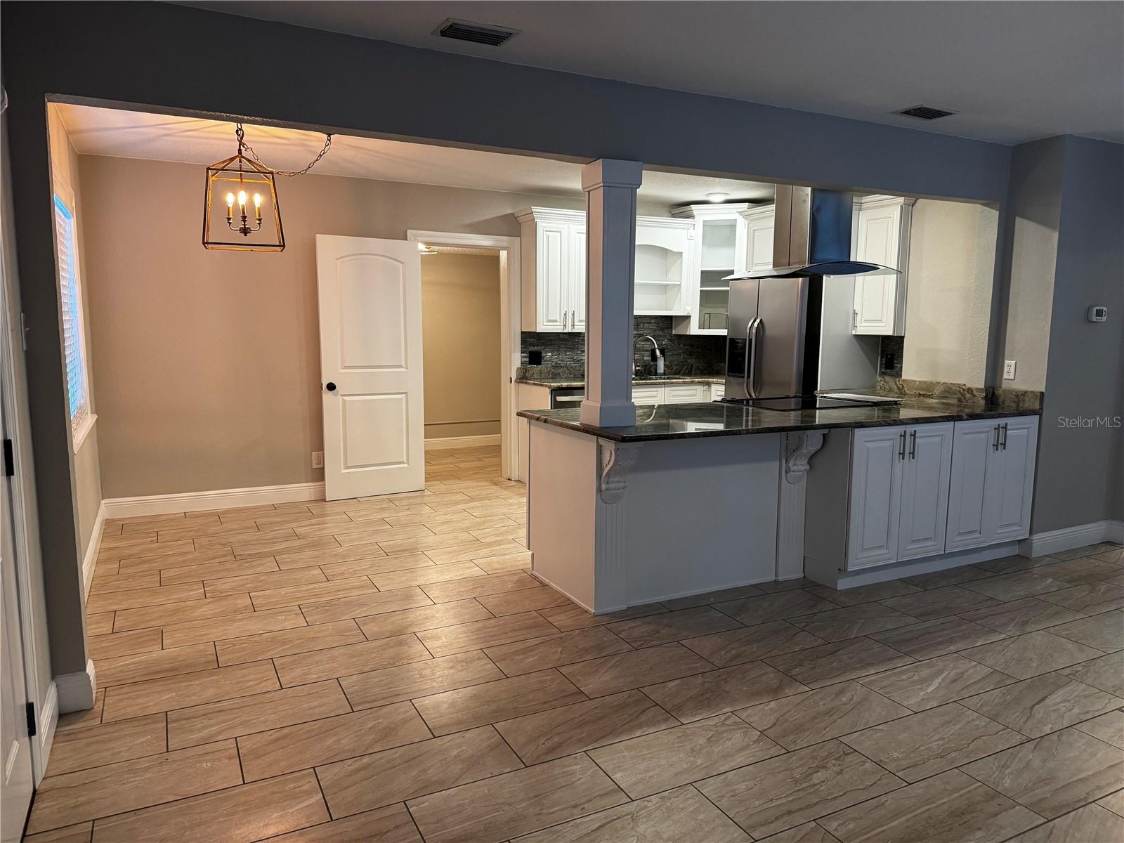 Image 4 of 17 For 3115 Manhattan Avenue