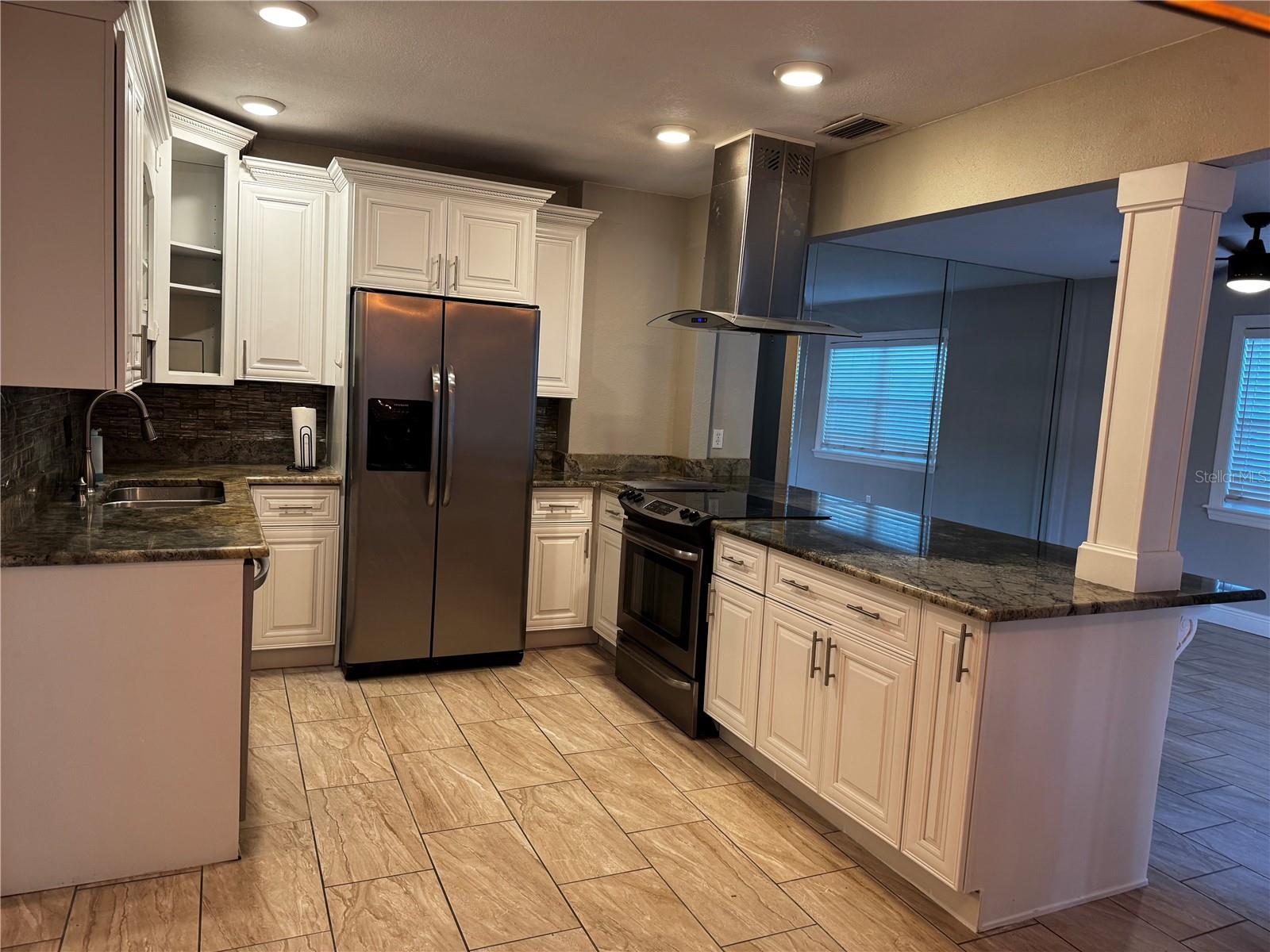 Image 7 of 17 For 3115 Manhattan Avenue