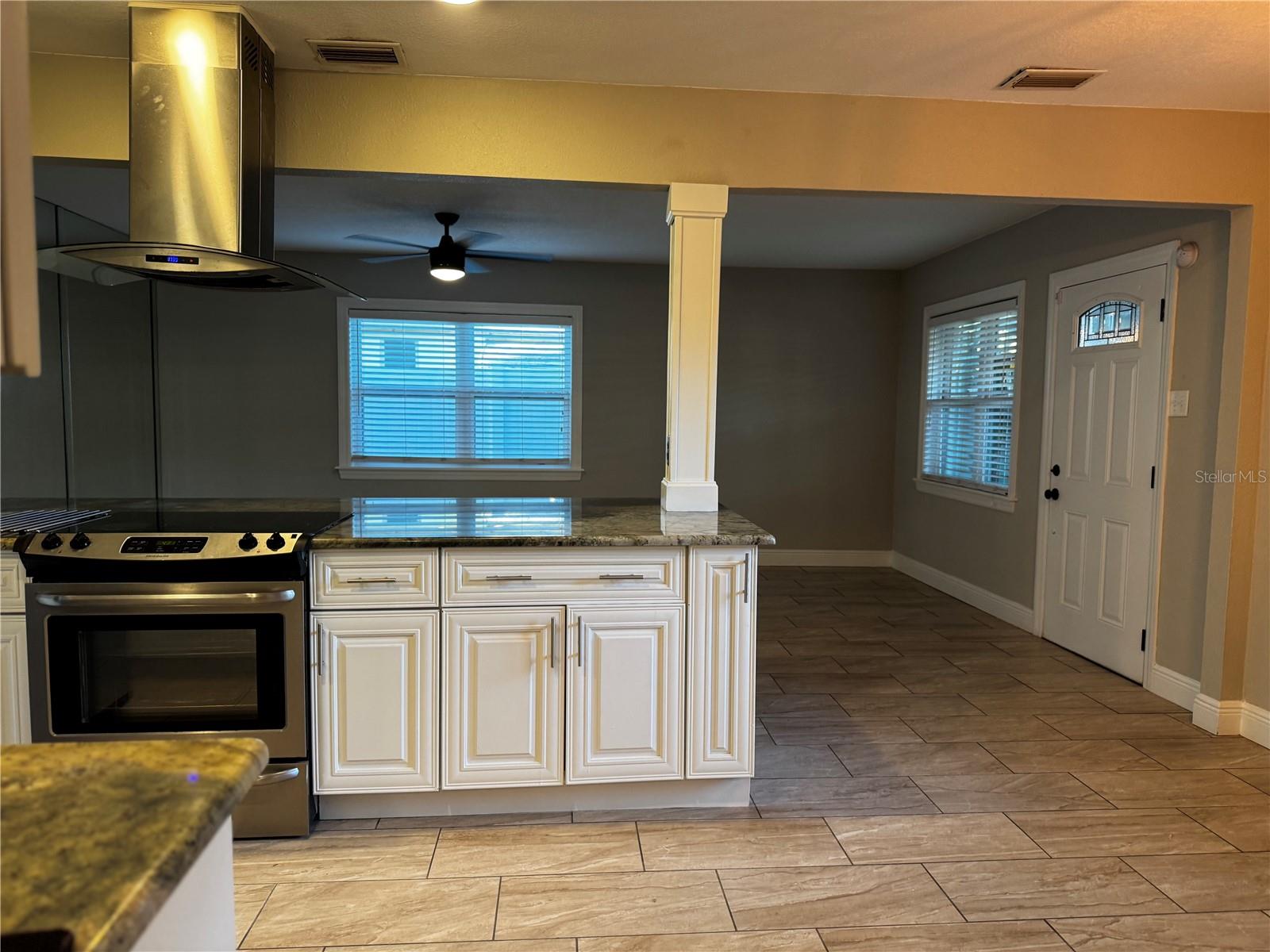 Image 8 of 17 For 3115 Manhattan Avenue