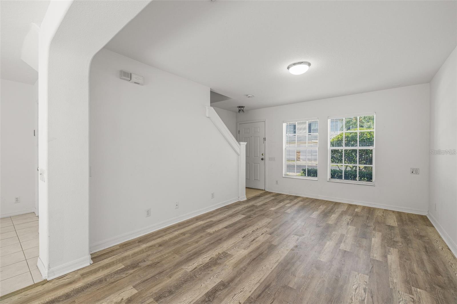 Image 6 of 29 For 8010 Thoroughbred Loop