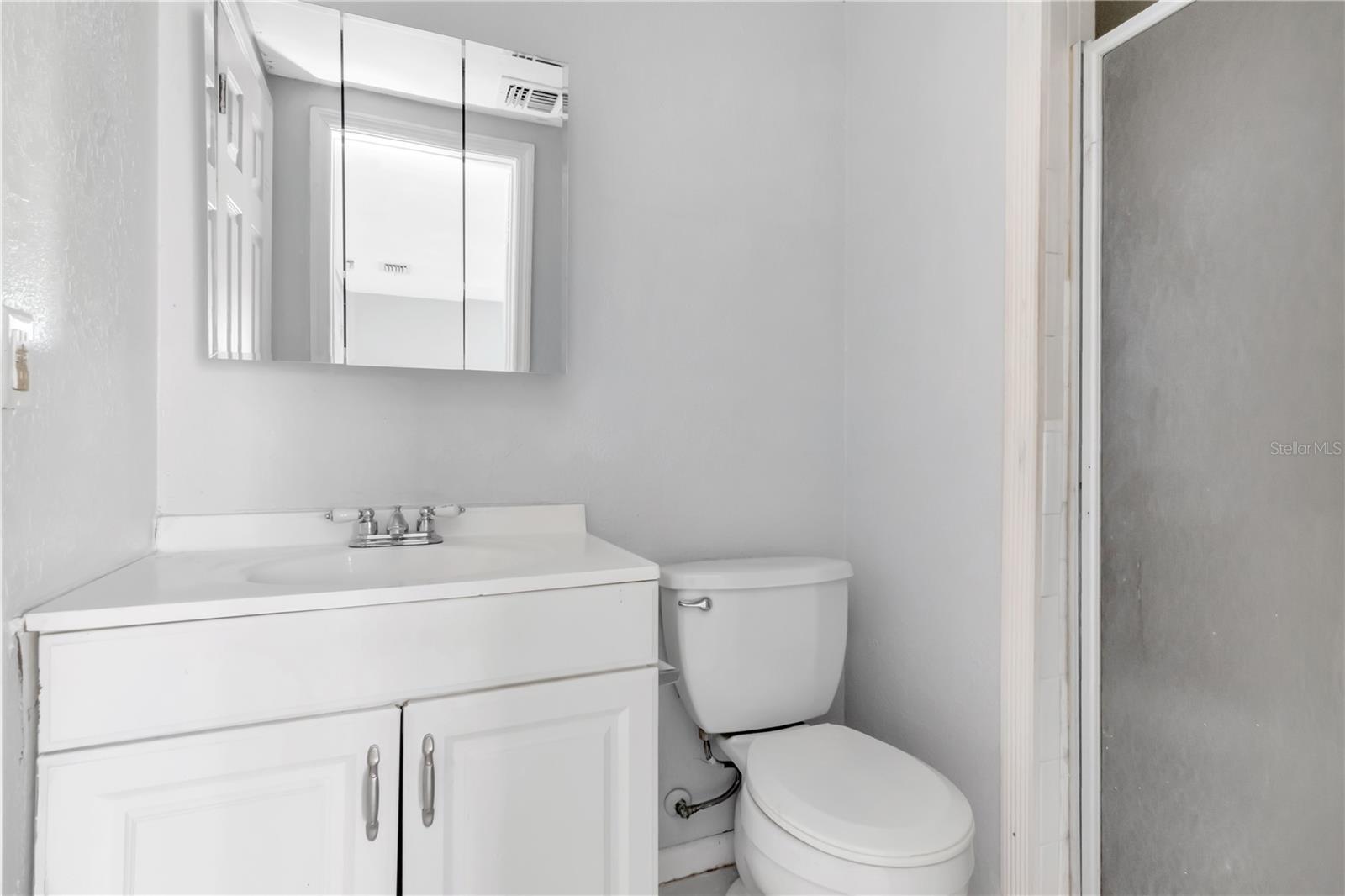 Image 18 of 37 For 6903 Larmon Street