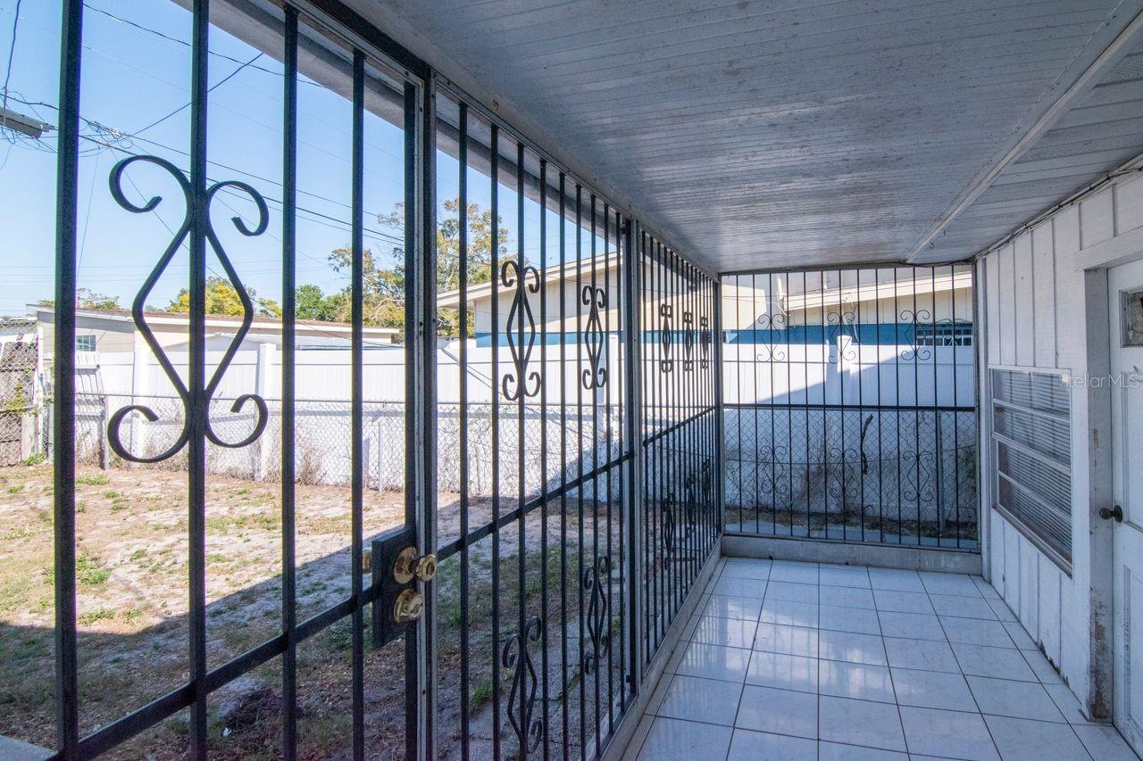 Image 28 of 37 For 6903 Larmon Street