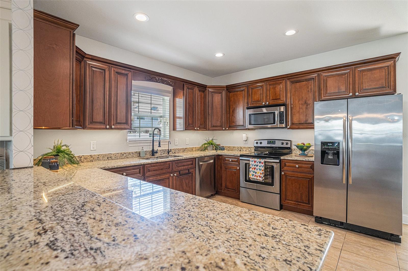 Image 11 of 30 For 602 Euclid Avenue