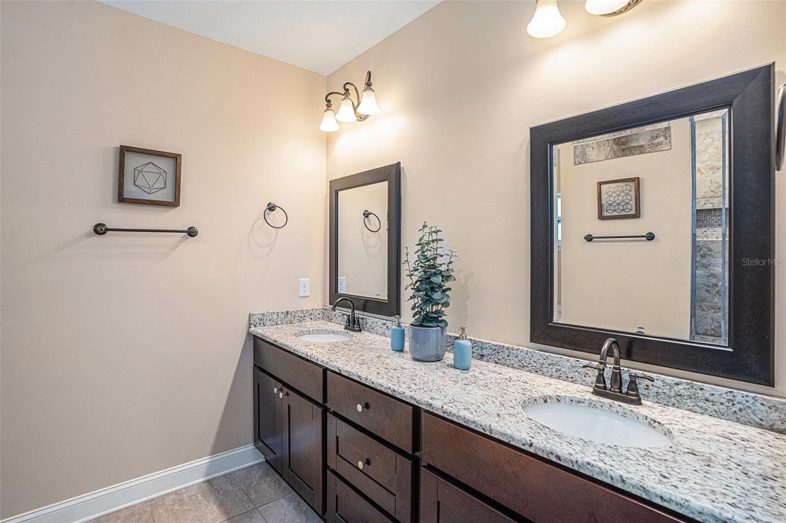 Image 15 of 30 For 602 Euclid Avenue