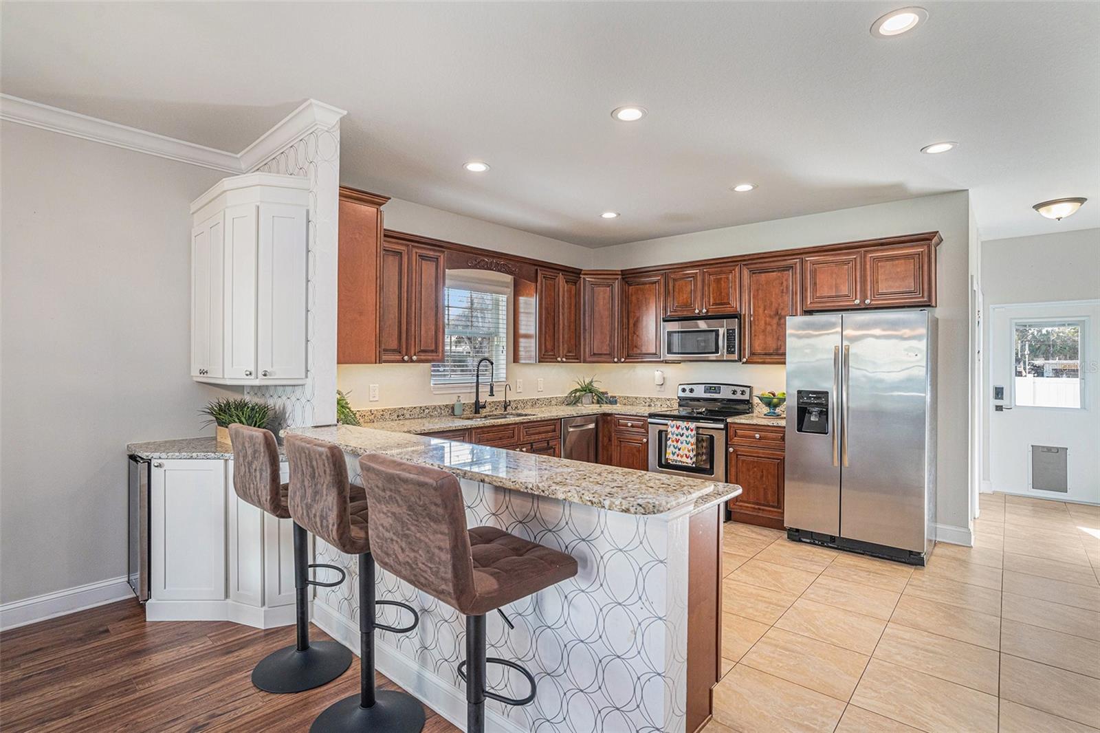 Image 9 of 30 For 602 Euclid Avenue