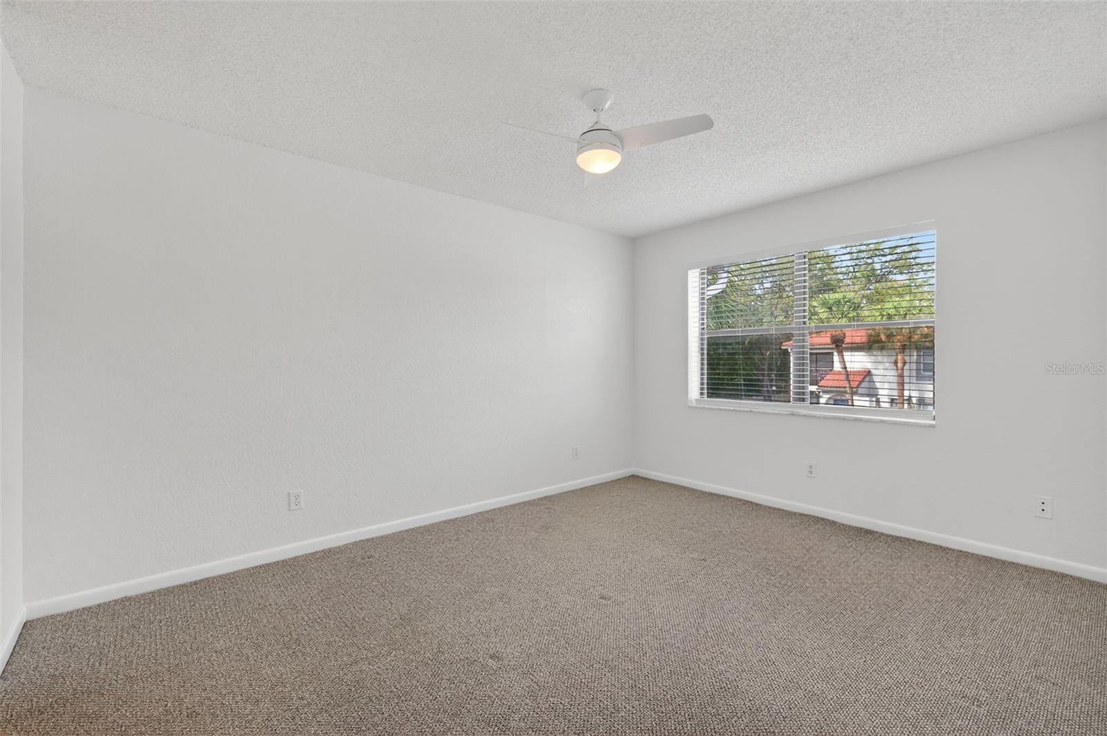 Image 22 of 58 For 484 Santa Cruz Place Ne G