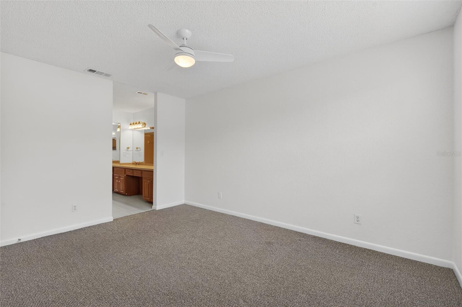 Image 25 of 58 For 484 Santa Cruz Place Ne G