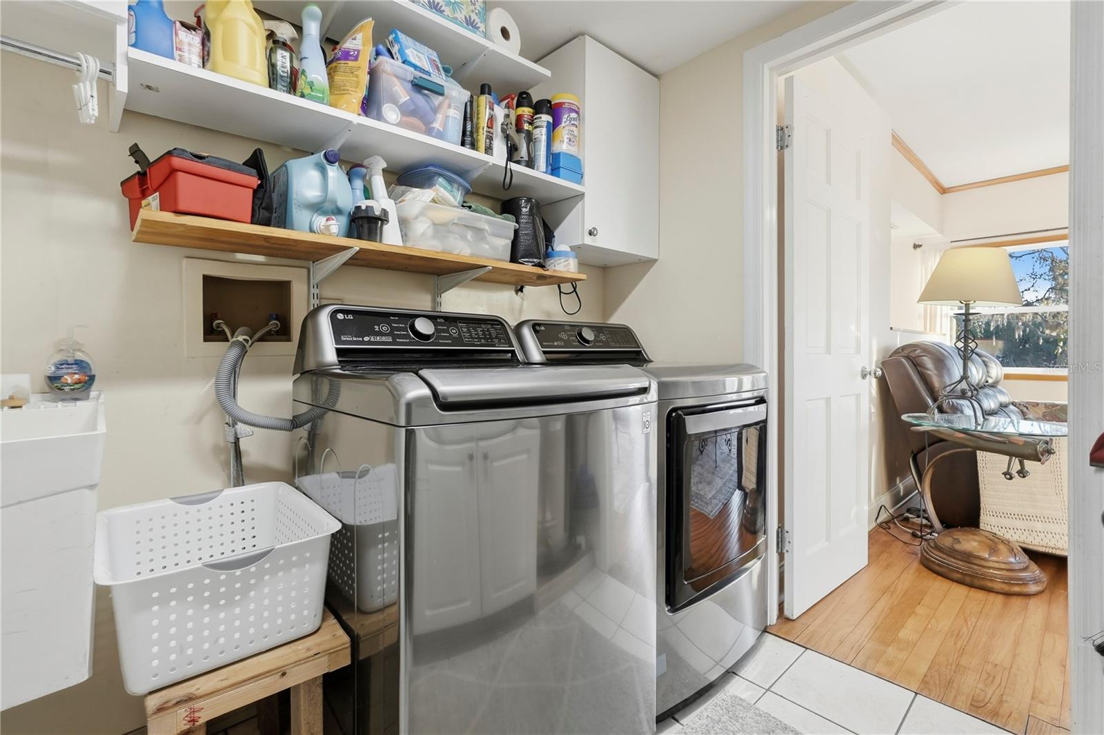 Listing photo id 24 for 7331 Demens Drive S