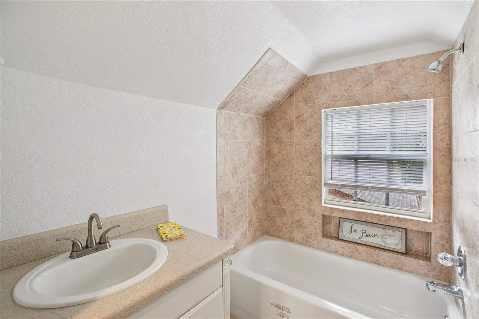 Image 47 of 60 For 501 32nd Avenue N