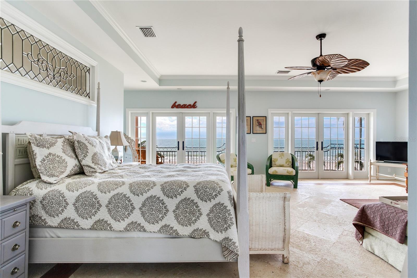 Listing photo id 8 for 16116 Gulf Boulevard