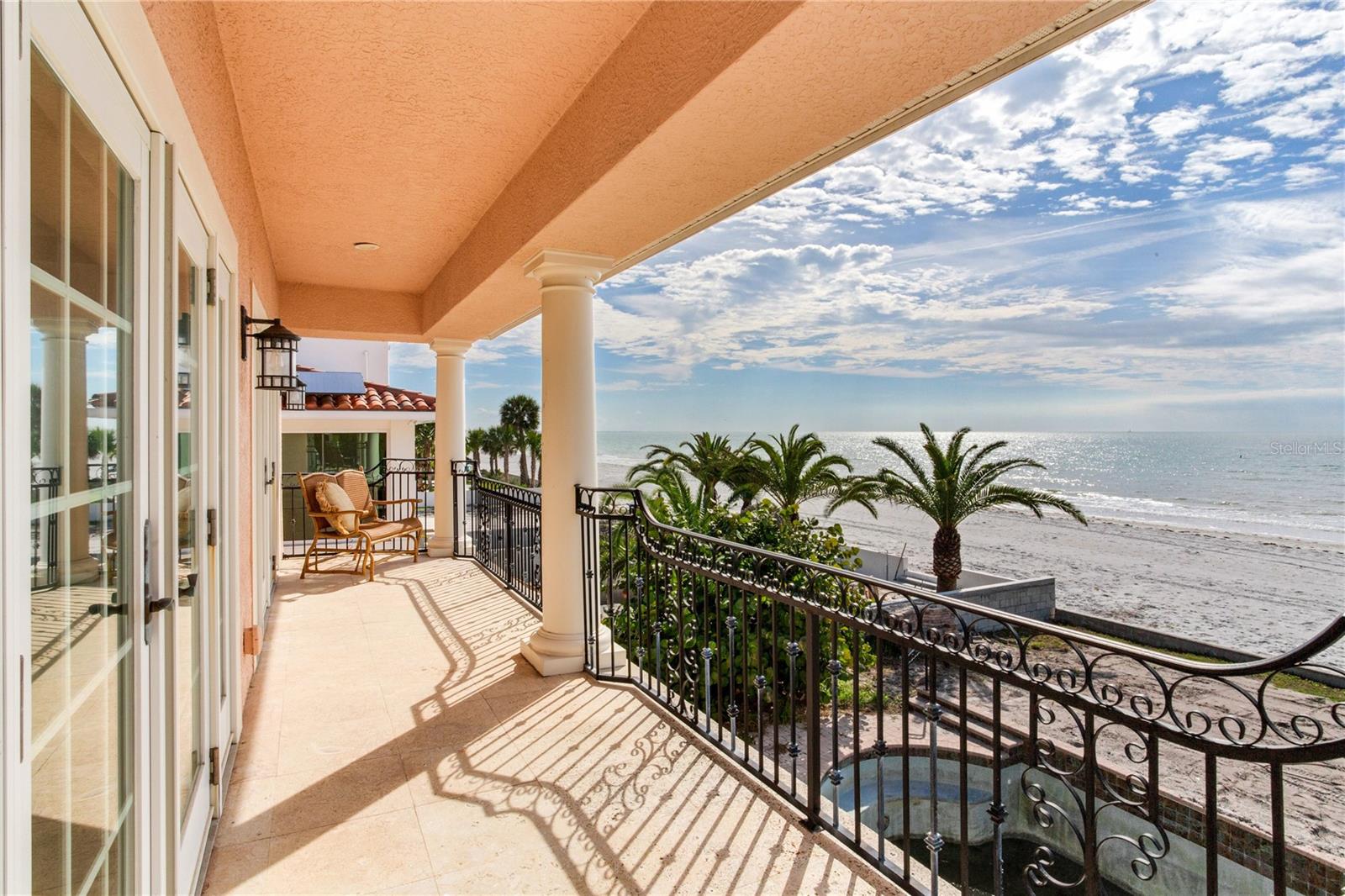 Listing photo id 13 for 16116 Gulf Boulevard